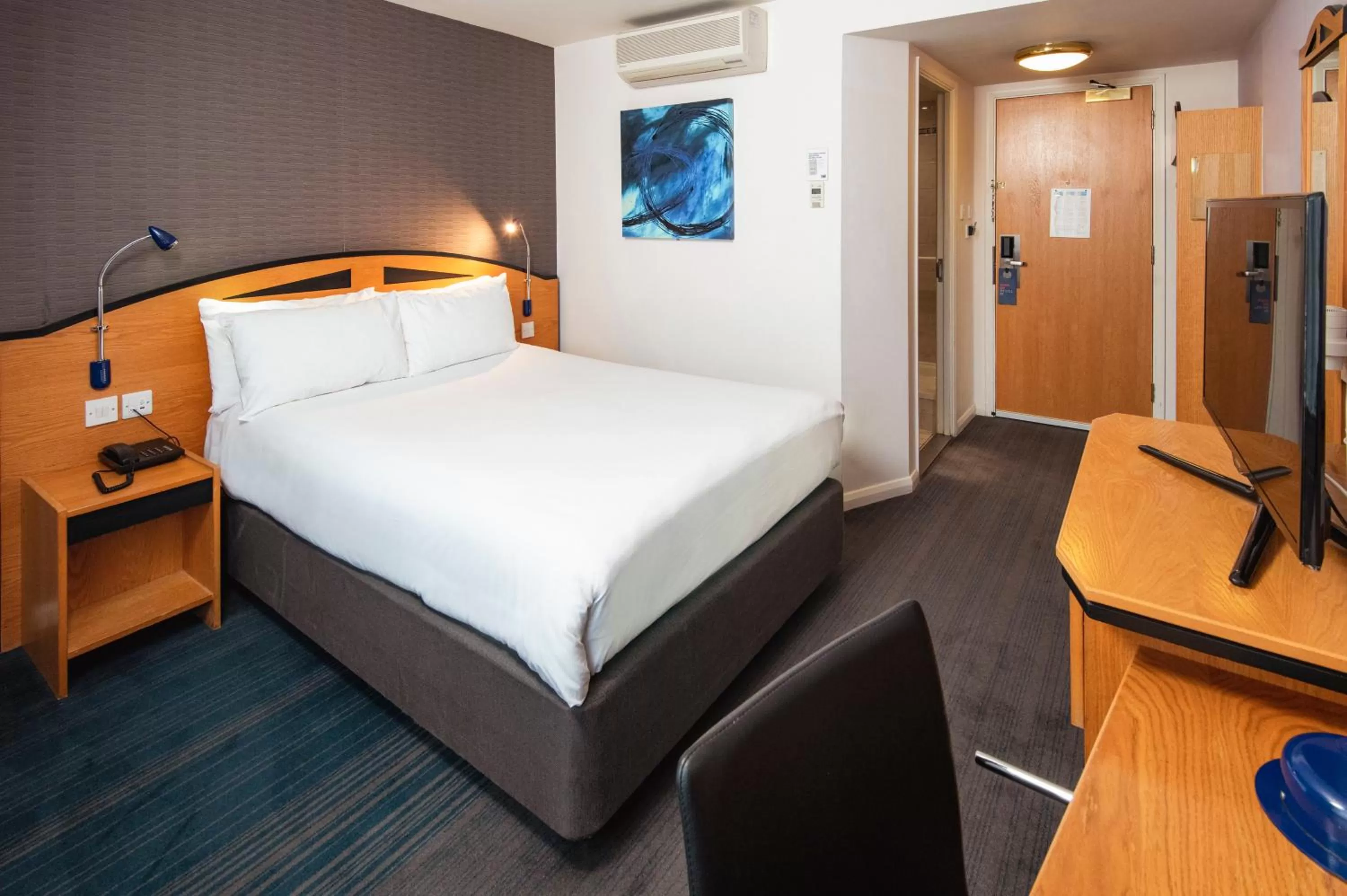 Bedroom, Bed in Holiday Inn Express Bristol City Centre by IHG