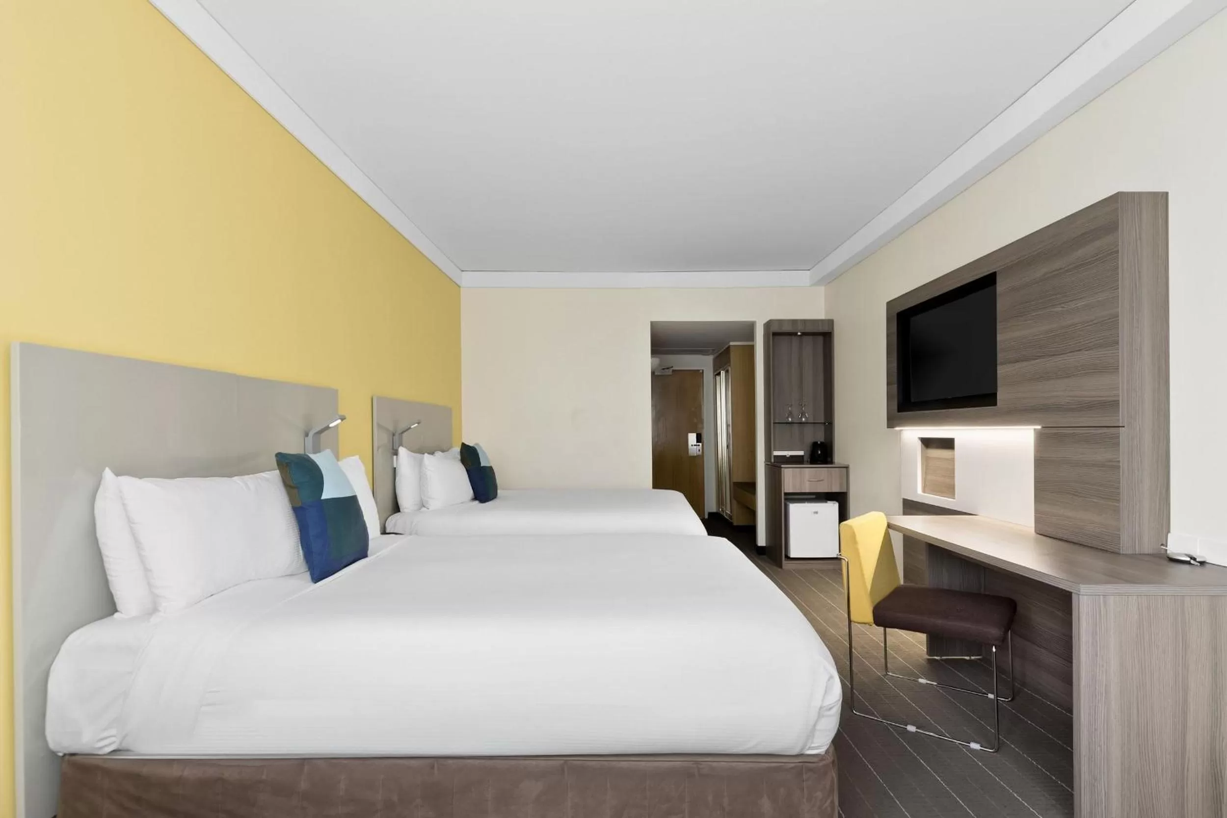 Bedroom, Bed in Novotel Sydney Central
