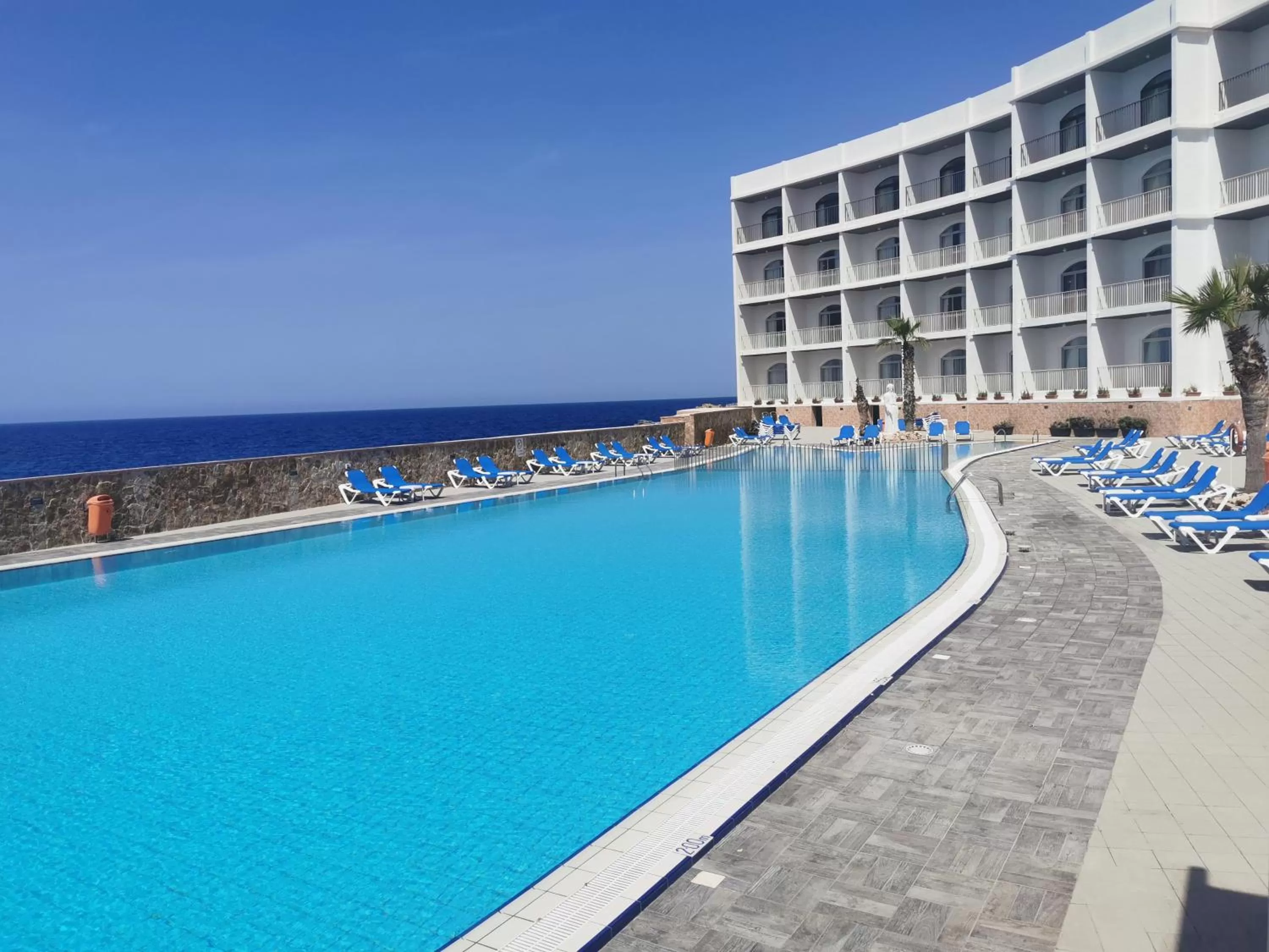 Swimming pool in Paradise Bay Resort