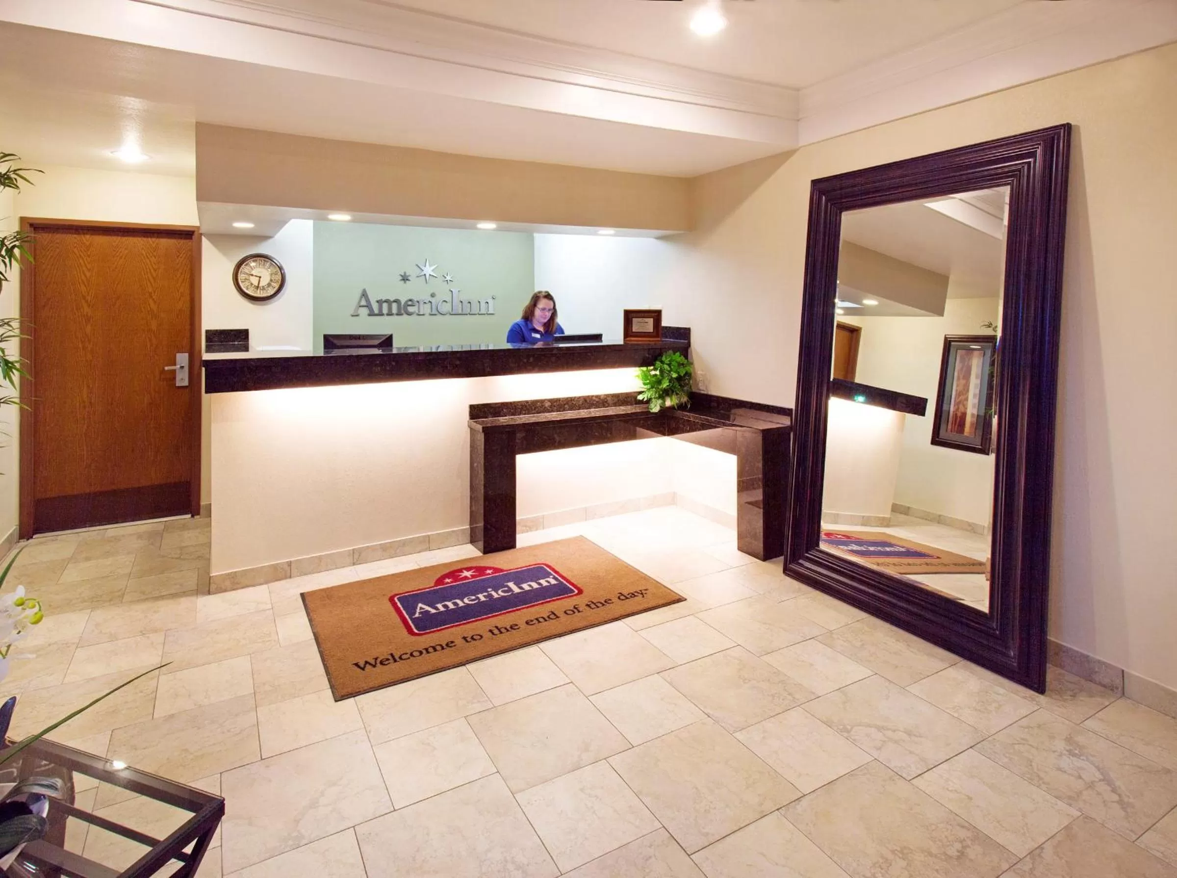 Lobby or reception in AmericInn by Wyndham Johnston Des Moines