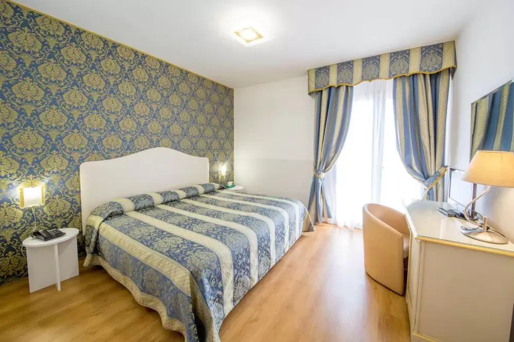 Deluxe Double or Twin Room with Balcony in LAERTE PALACE HOTEL