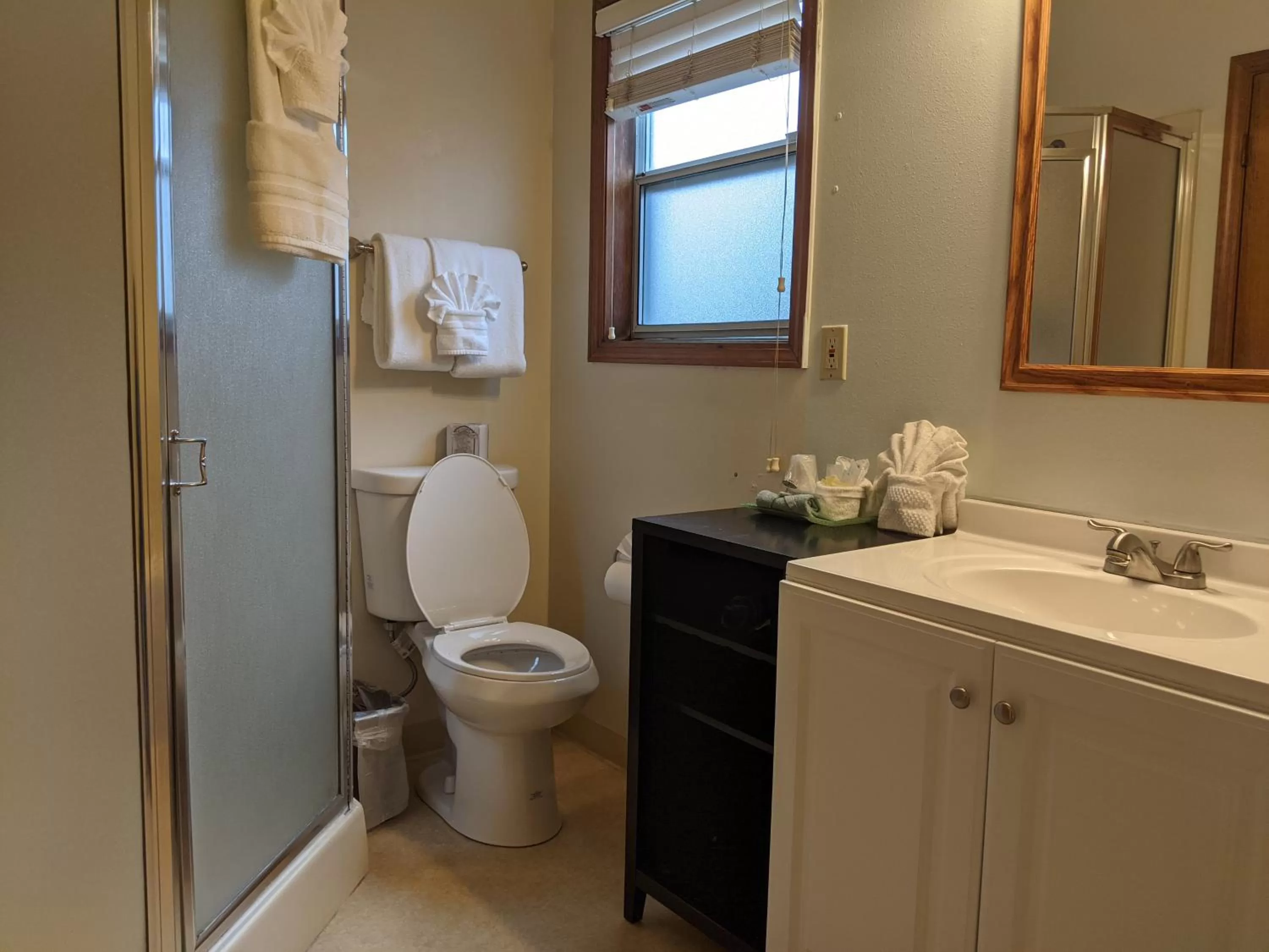 Bathroom in Hillcrest Inn