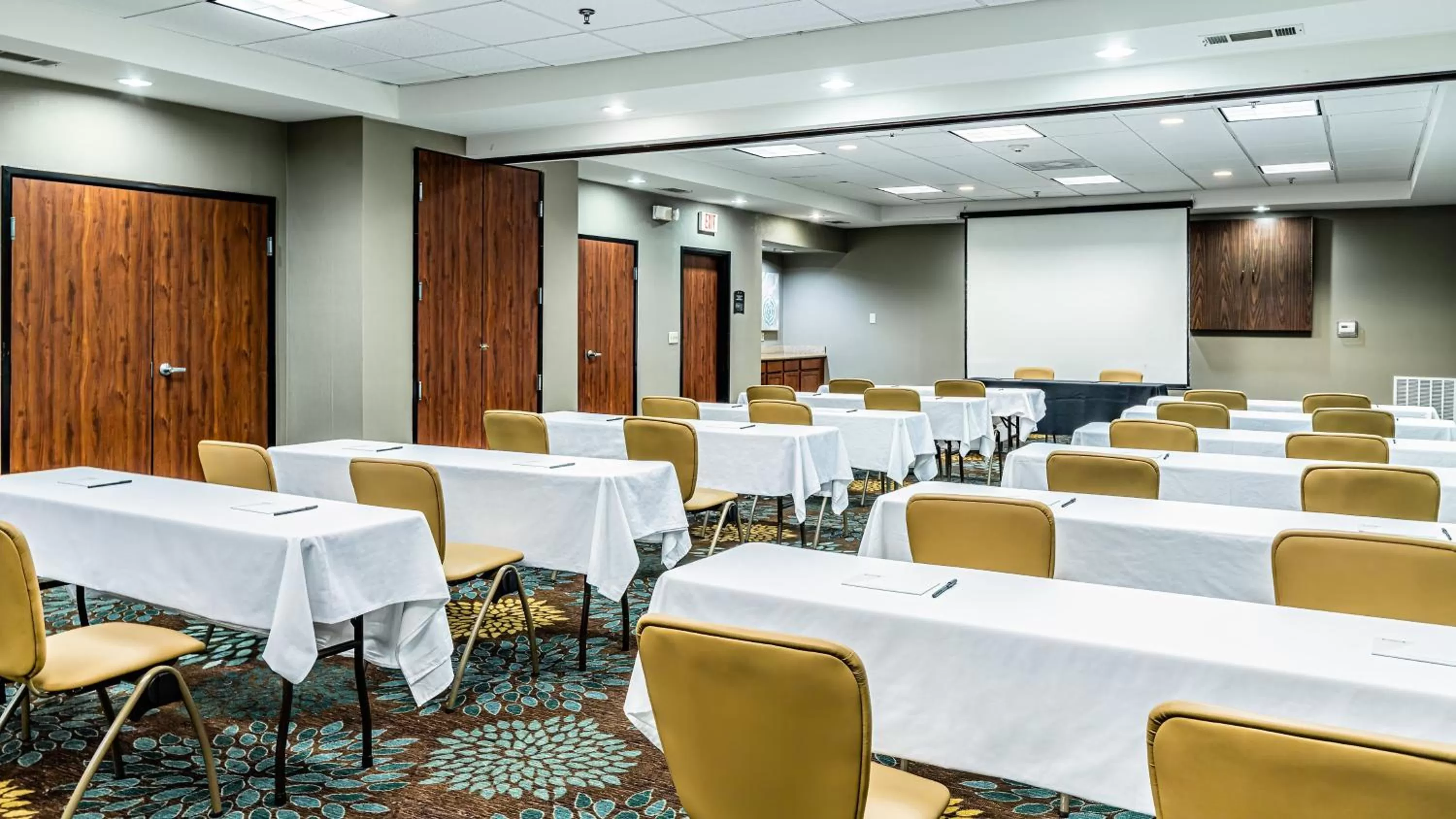 Meeting/conference room in Staybridge Suites Laredo by IHG