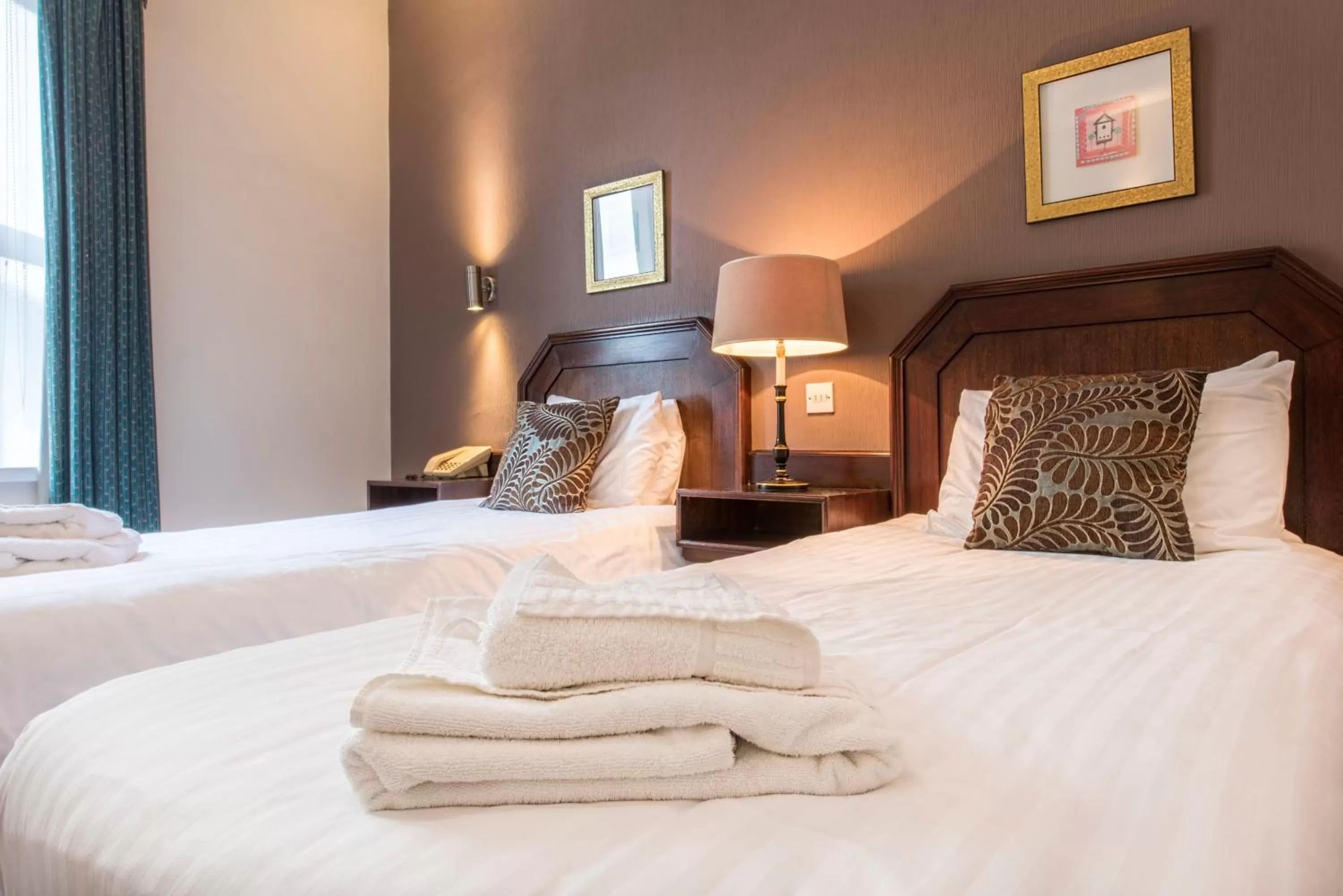 Bedroom, Bed in The Imperial Crown Hotel