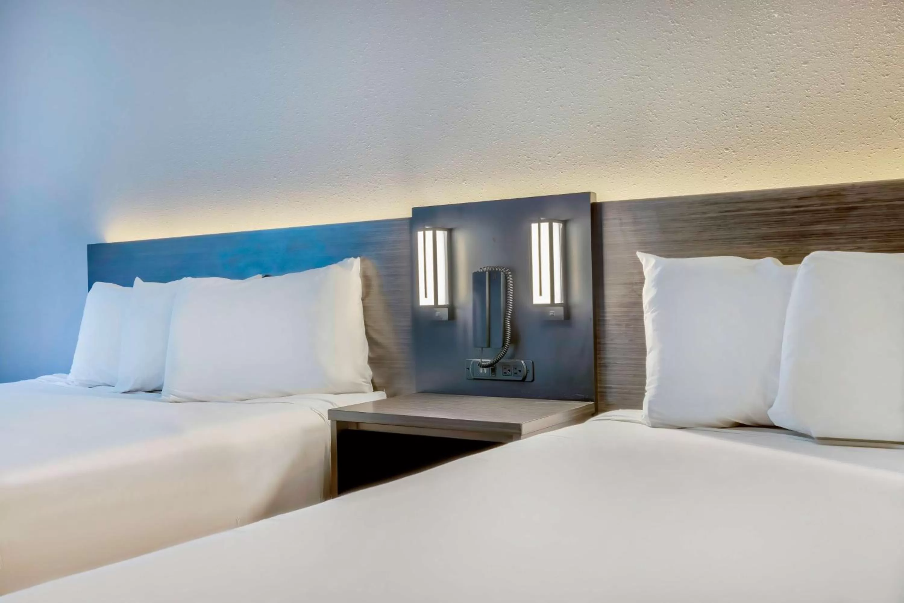 Bedroom, Bed in Motel 6 Bethel, CT - Danbury