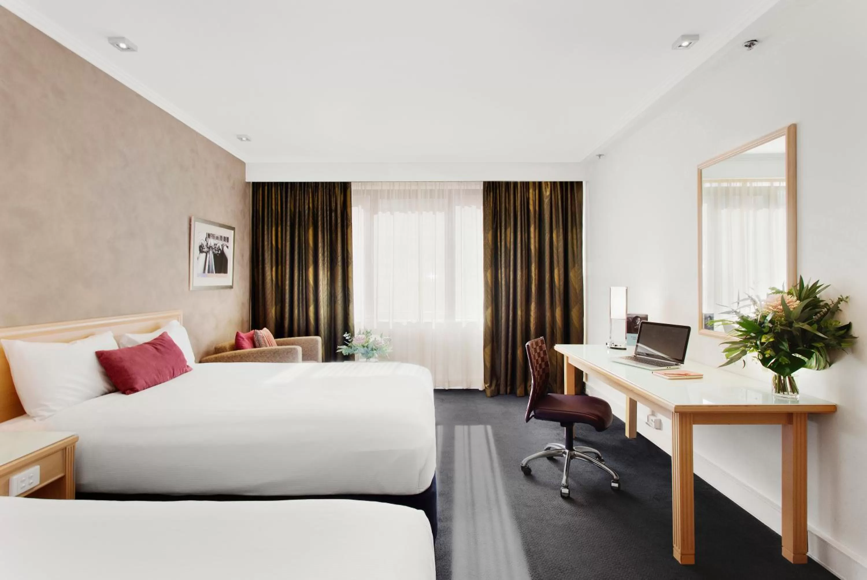 Bedroom, Bed in Mercure Melbourne Albert Park