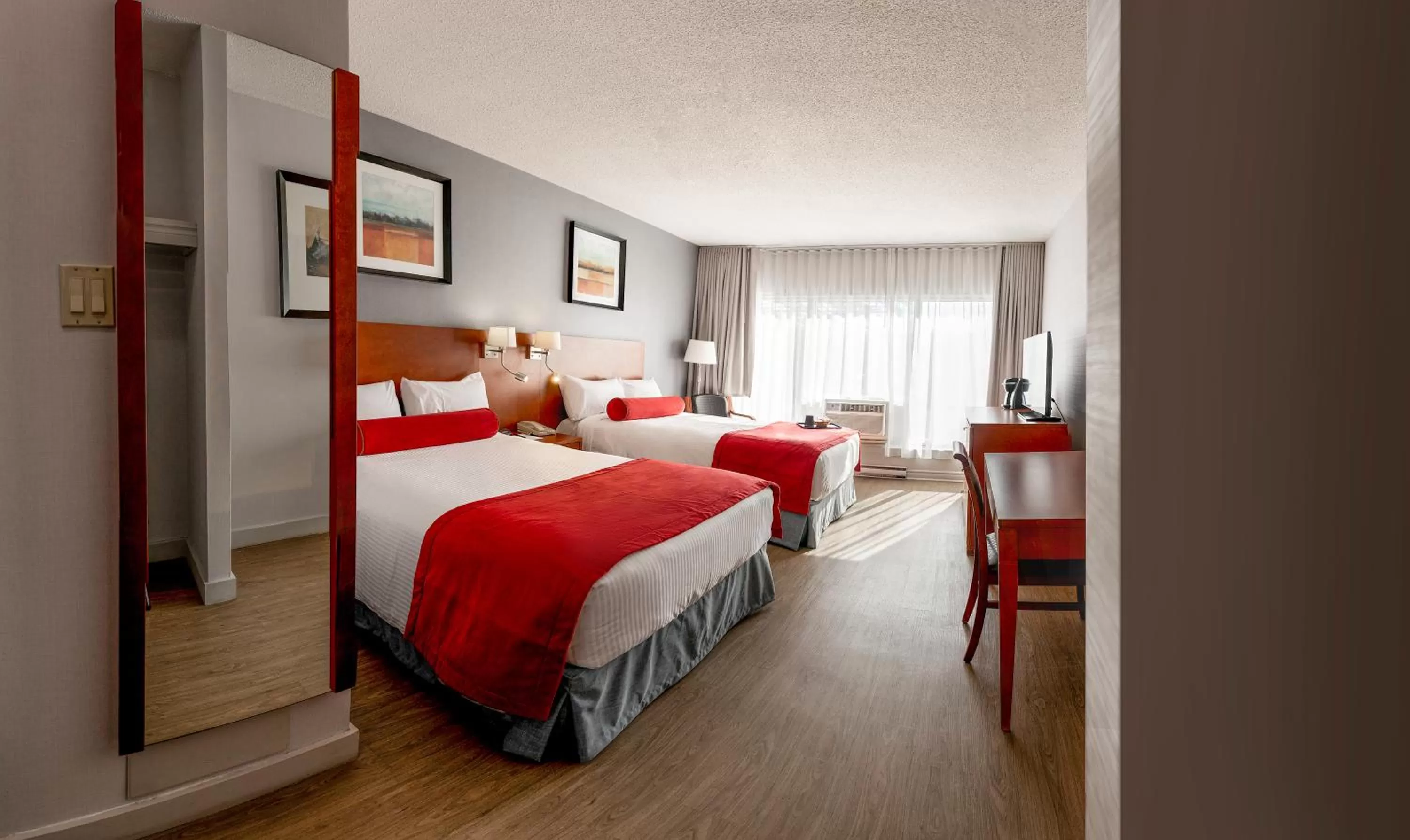 Bedroom, Bed in Auberge Royal Versailles