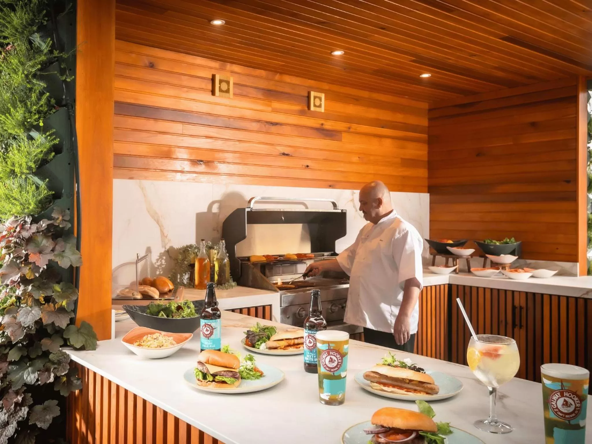 Food and drinks in The Connacht Hotel