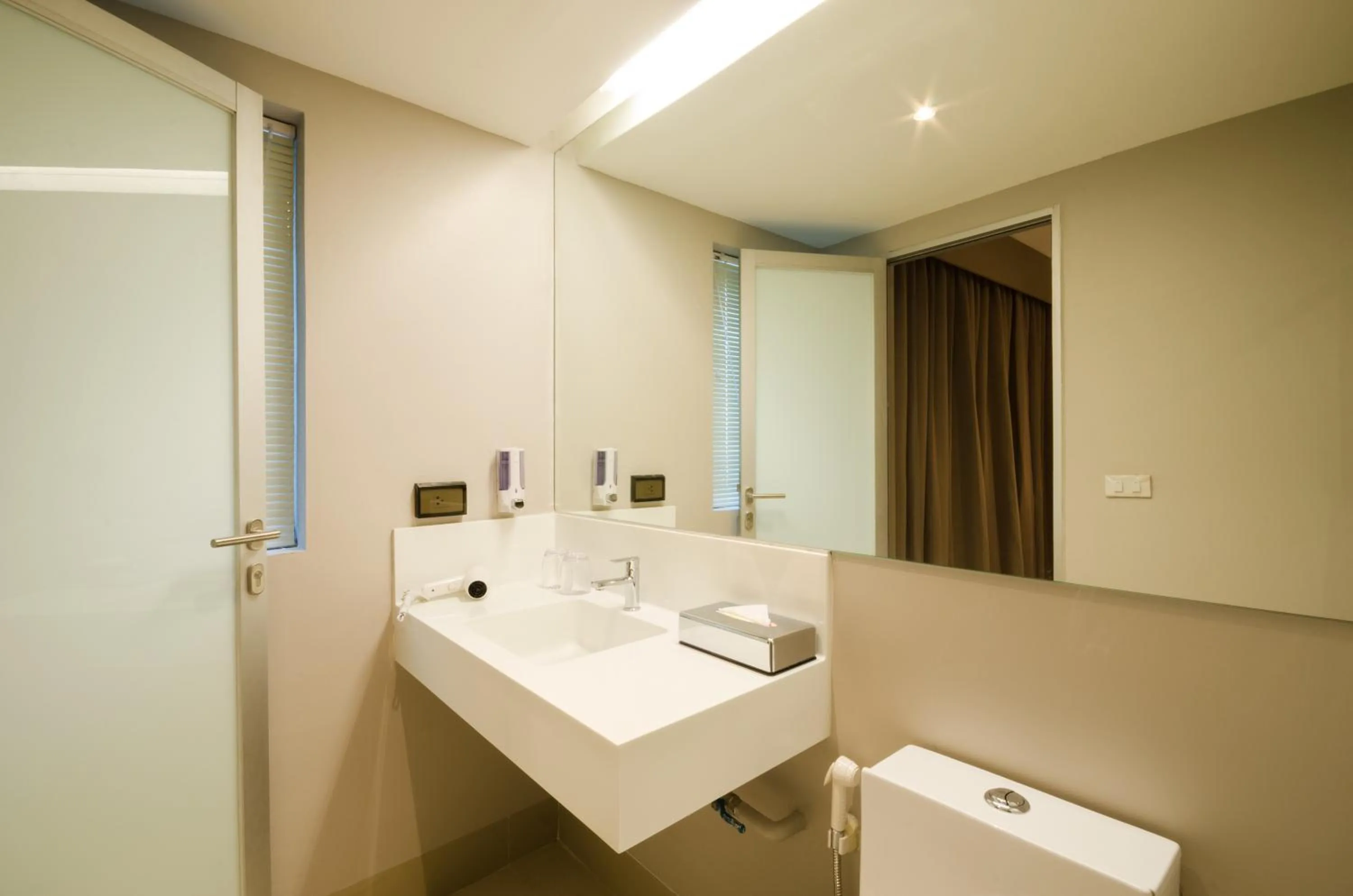 Bizotel Premier Hotel & Residence