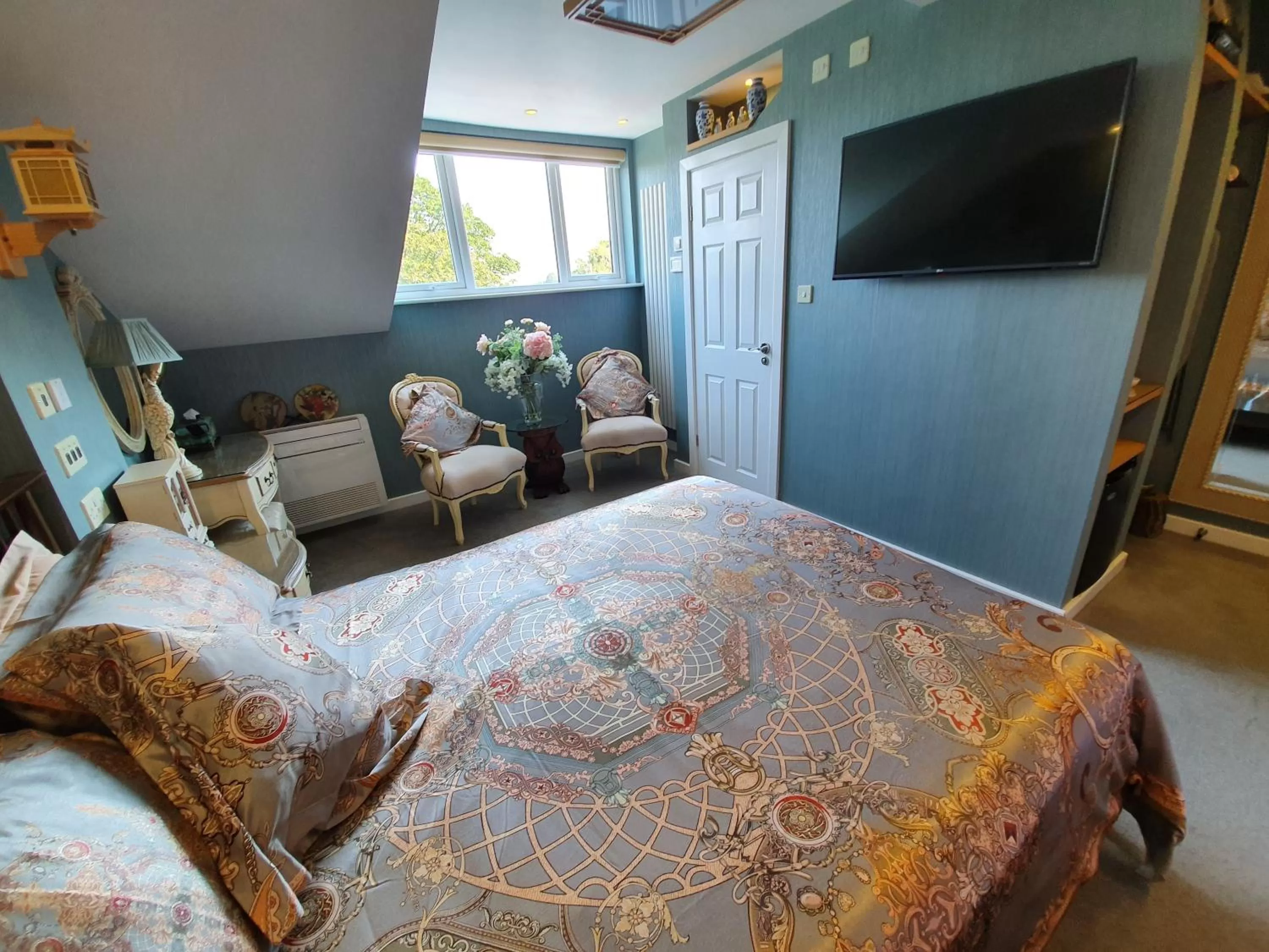 Bedroom, Bed in Tower Guest House