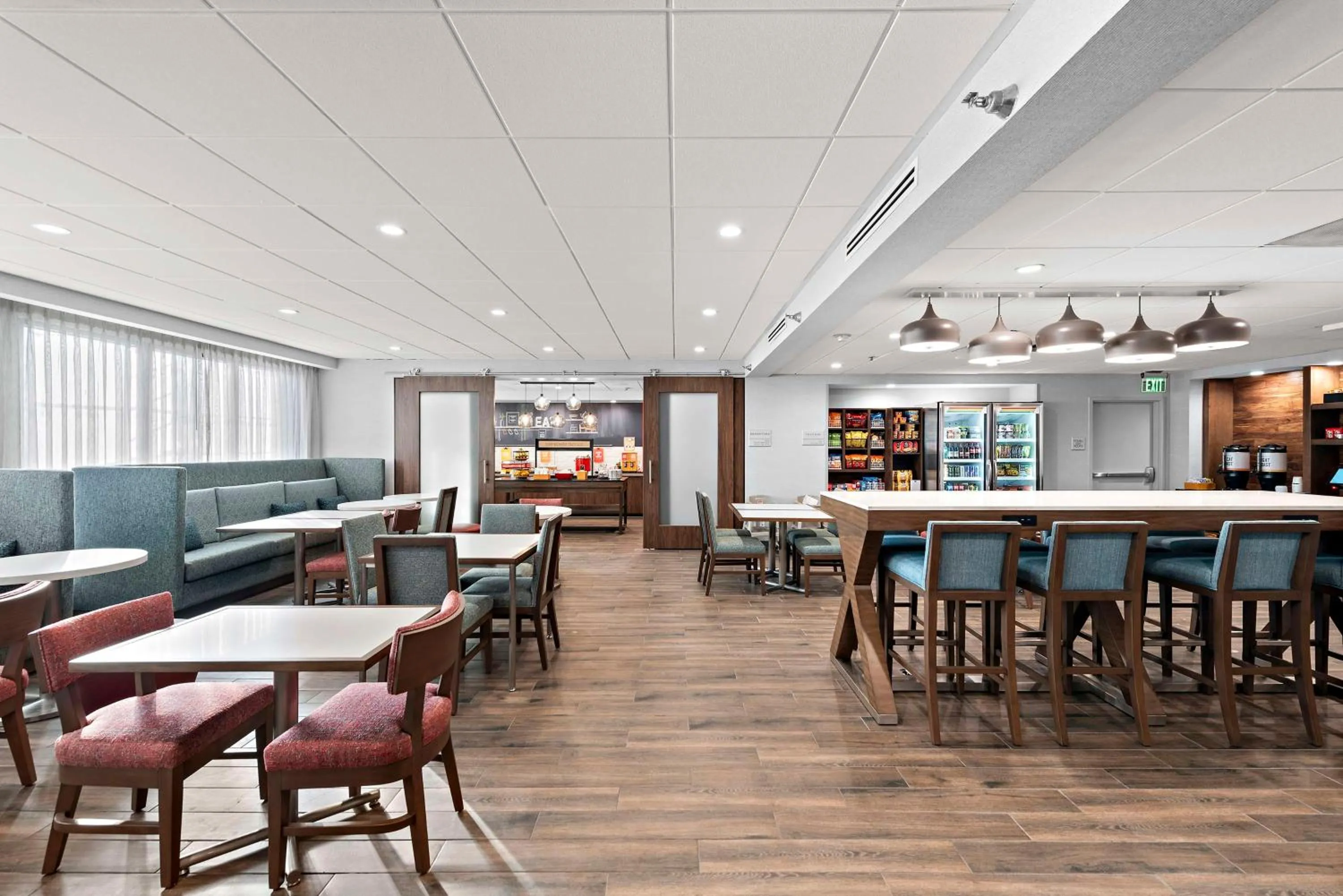 Breakfast in Hampton Inn Los Angeles Airport