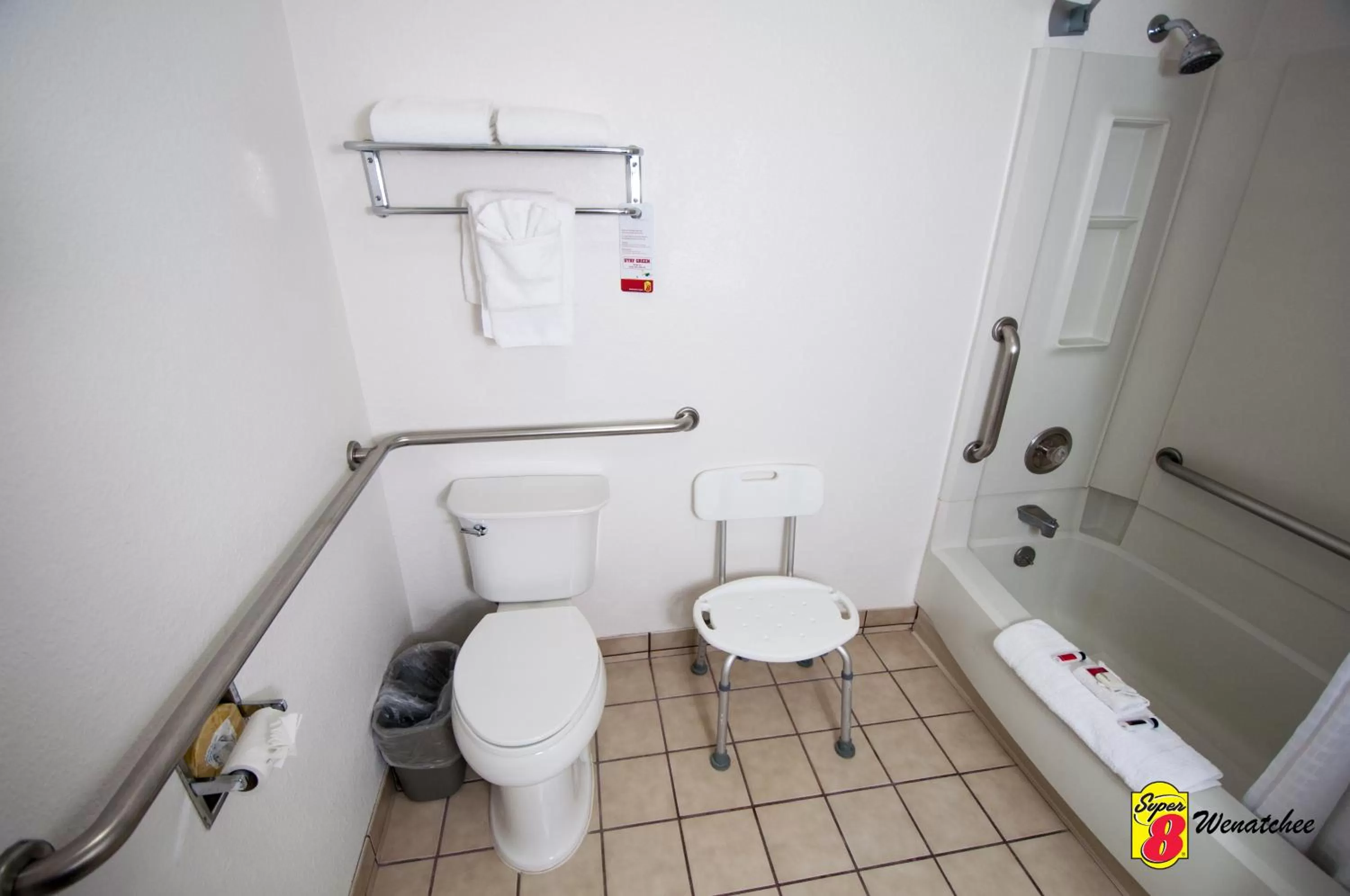 Bathroom in Quality Inn Wenatchee-Leavenworth