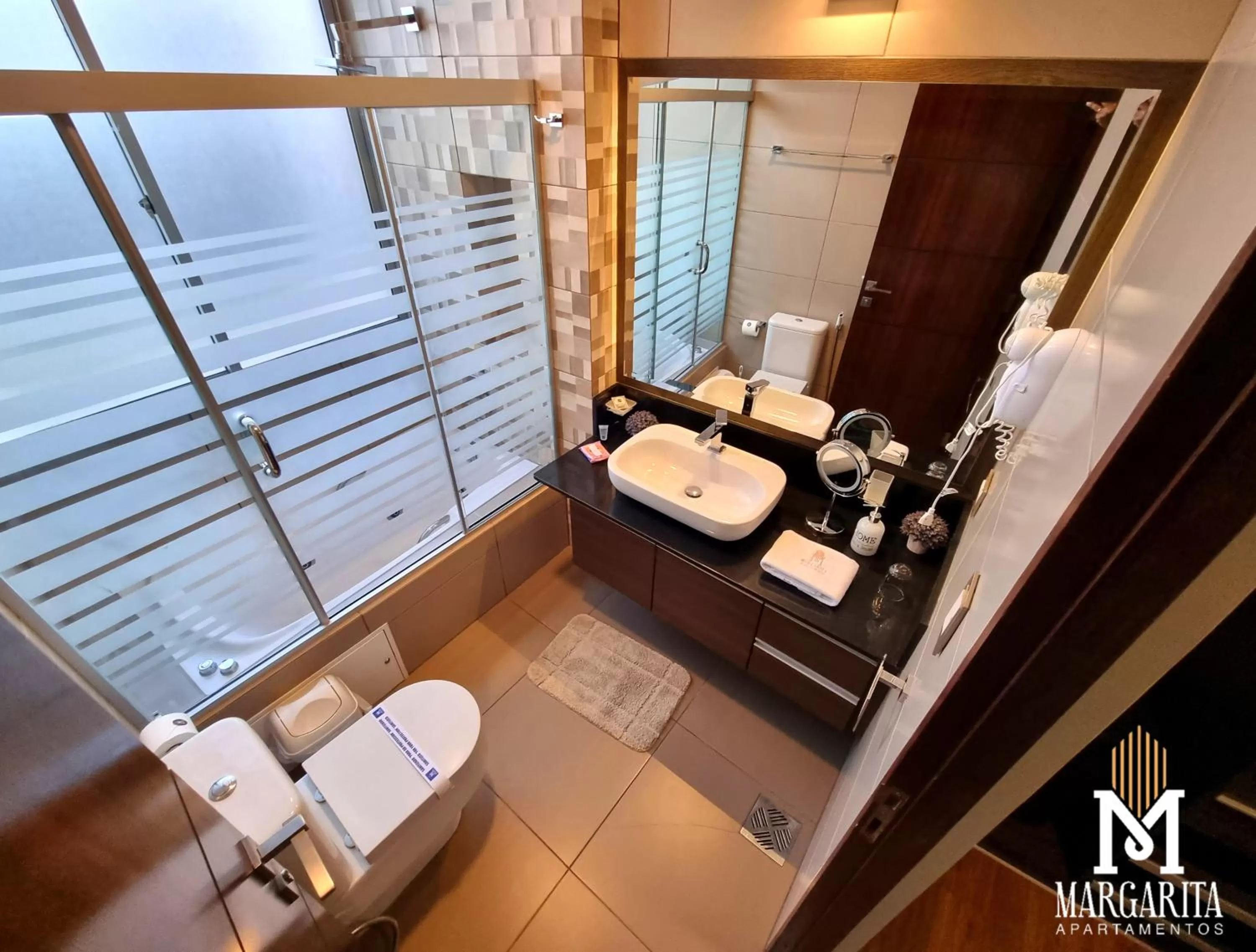 Shower, Bathroom in Margarita Apartamentos