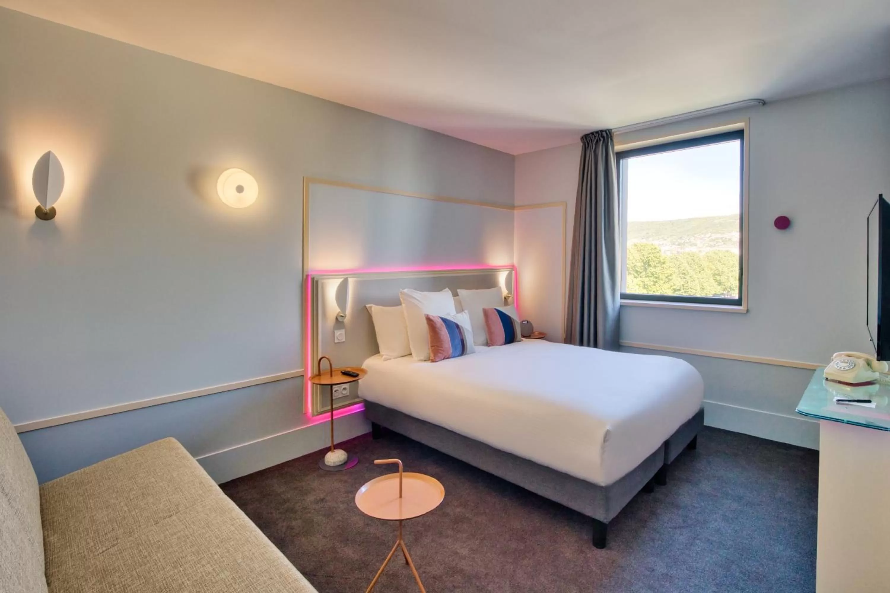 Bed in Aiden by Best Western Clermont-Ferrand Hotel & Spa