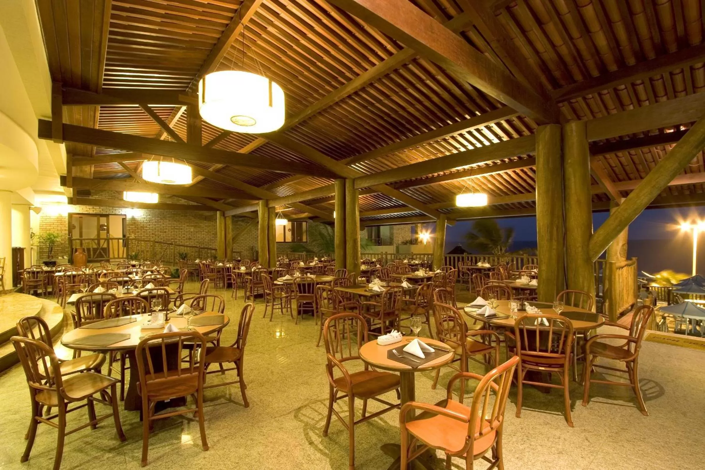 Restaurant/places to eat in Visual Praia Hotel