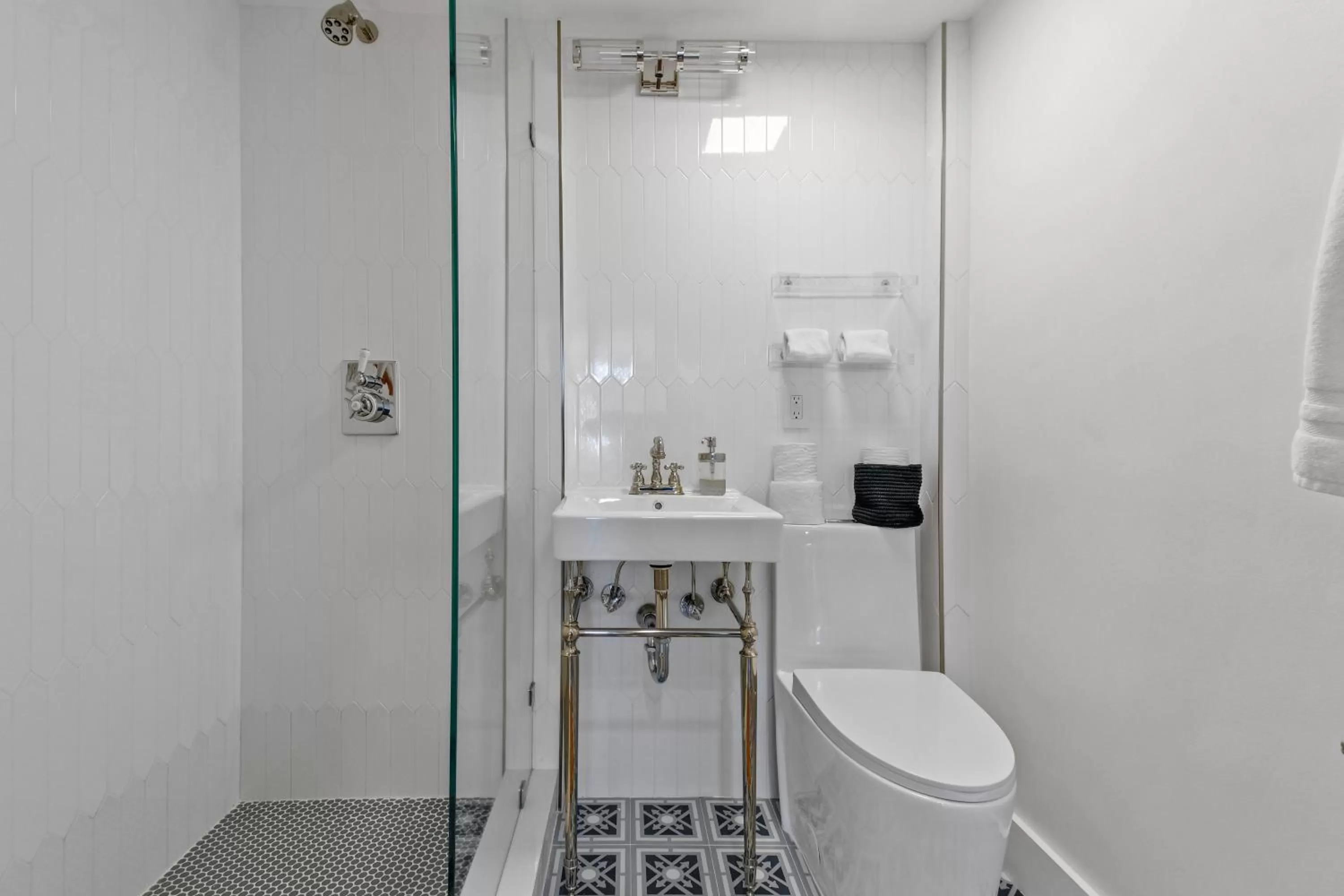 Shower in Tropicals of Palm Beach