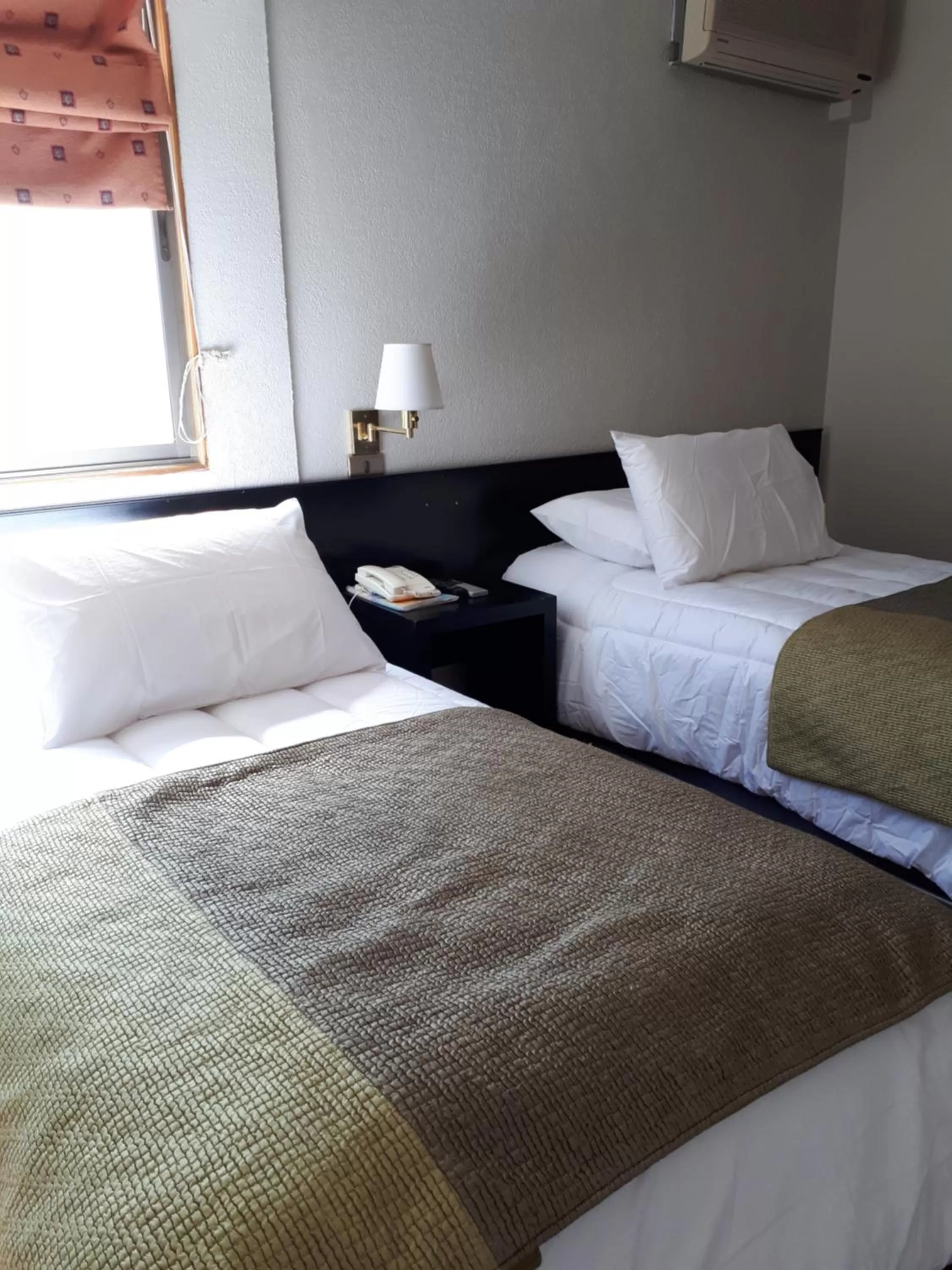 Bed in Hotel Gavina Express