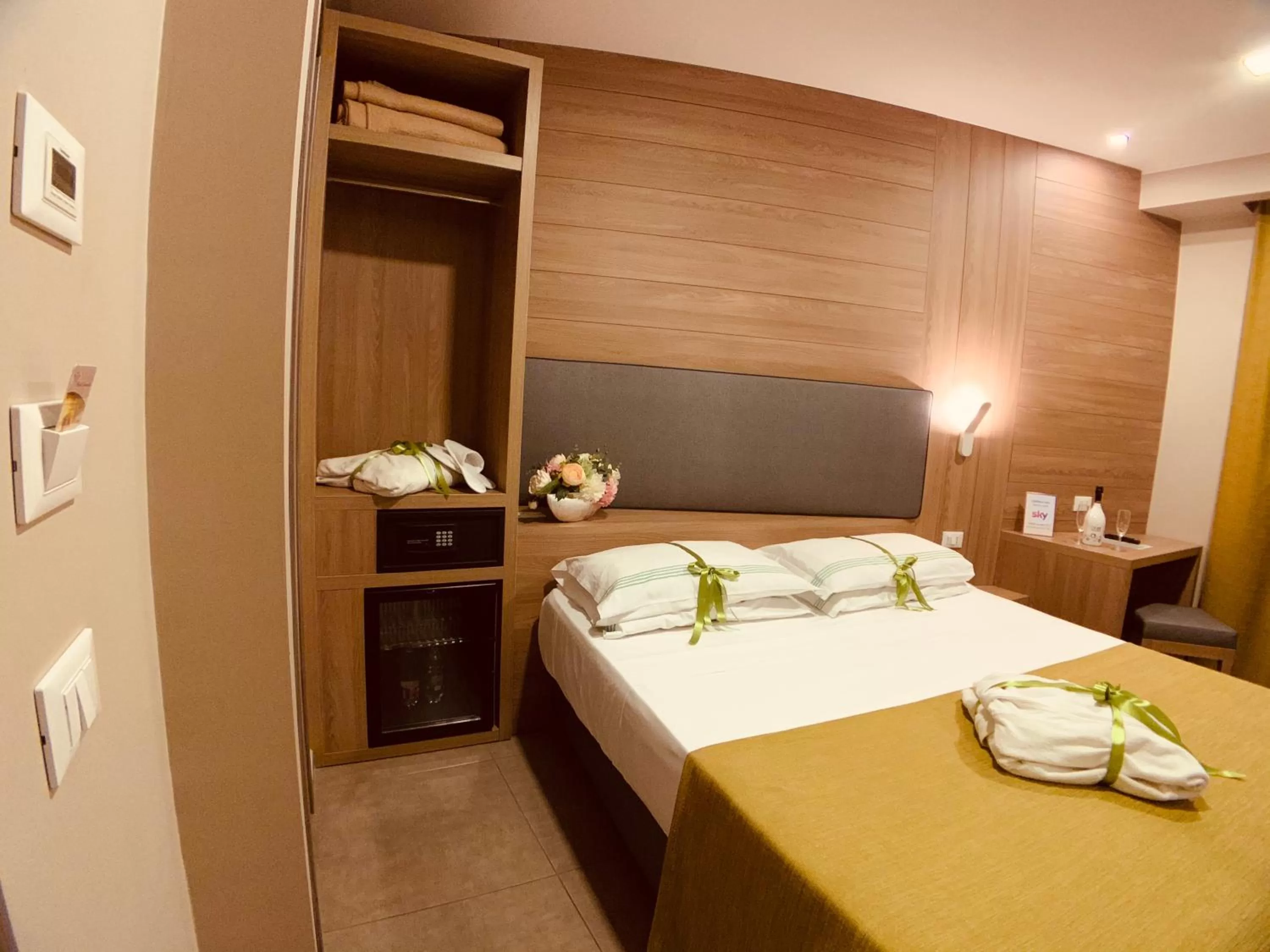 Photo of the whole room, Bed in Hotel Smeraldo