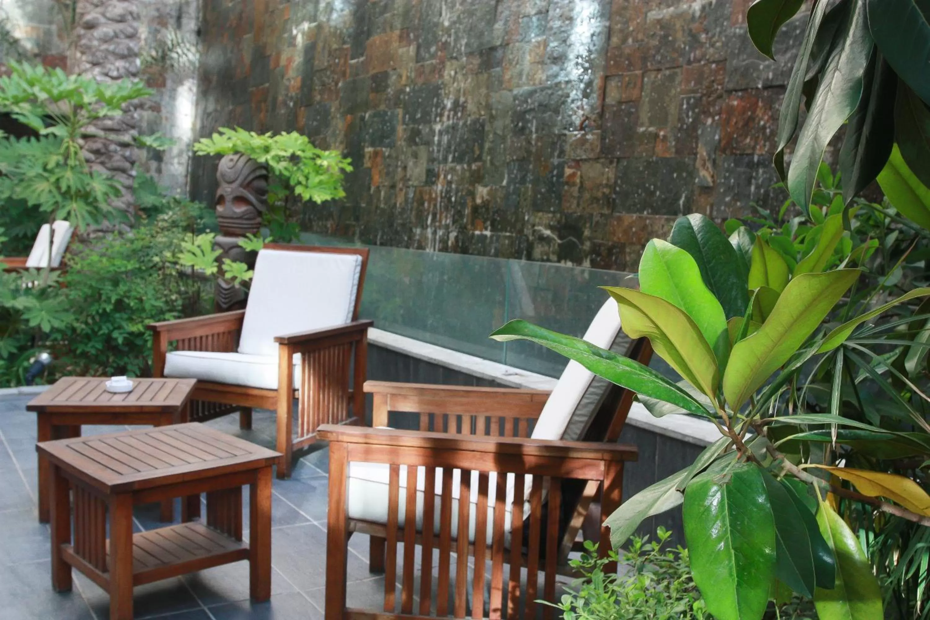 Area and facilities in Regency Palace Amman