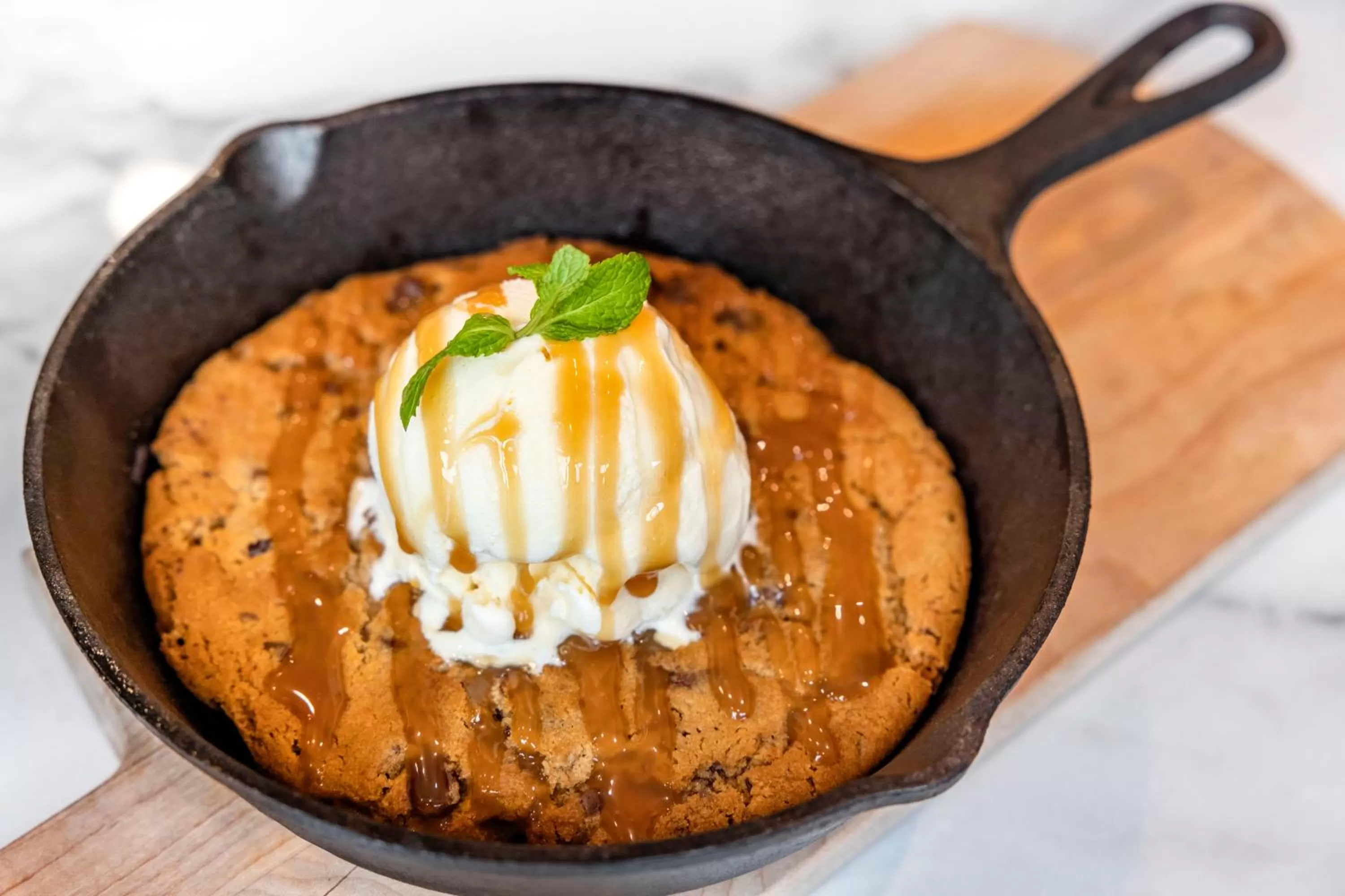 Restaurant/places to eat in Cambria Hotel Calabasas - Malibu