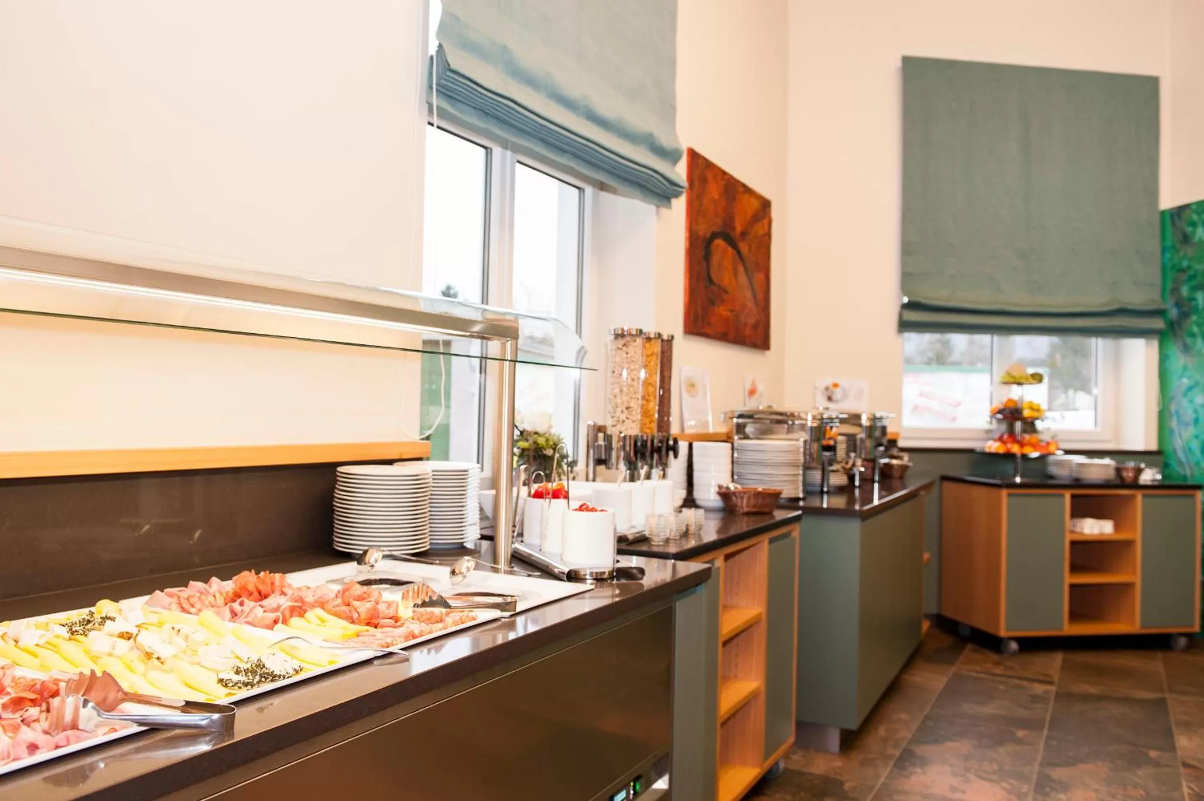 Buffet breakfast, Kitchen/Kitchenette in Hotel Guidassoni