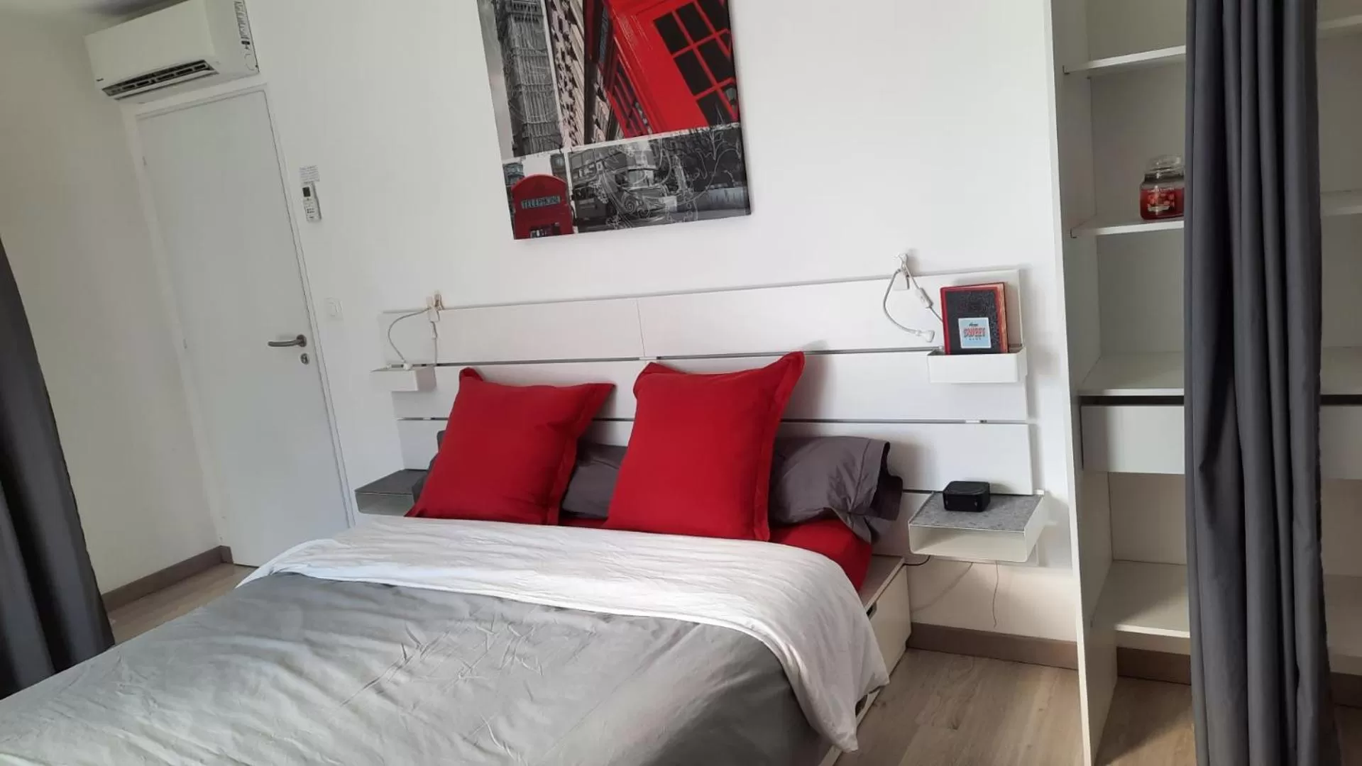 Bedroom, Bed in Les Gabions