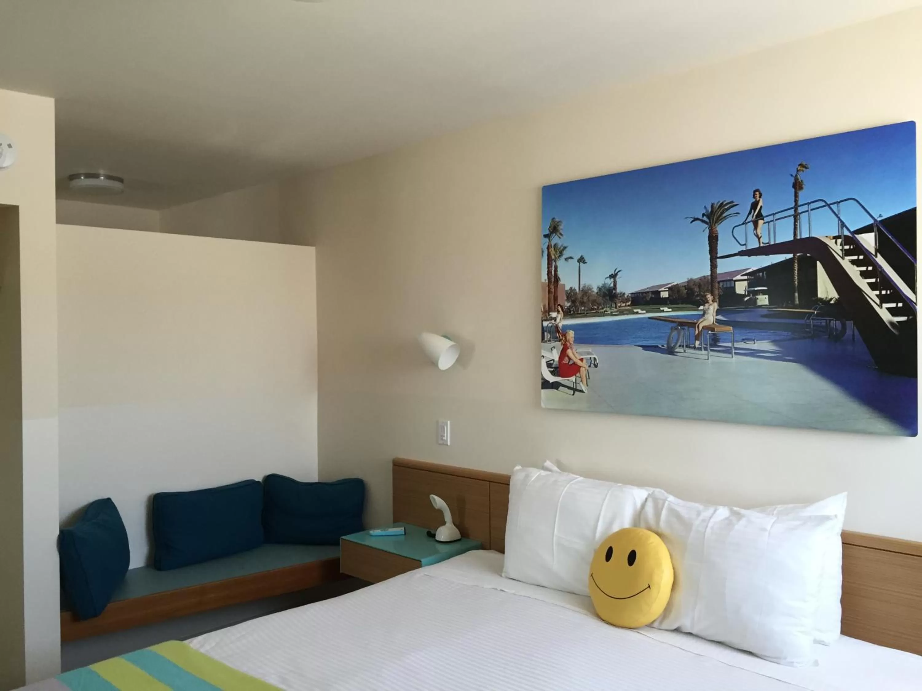 Seating area, Bed in The Beverly Laurel Hotel at West Hollywood