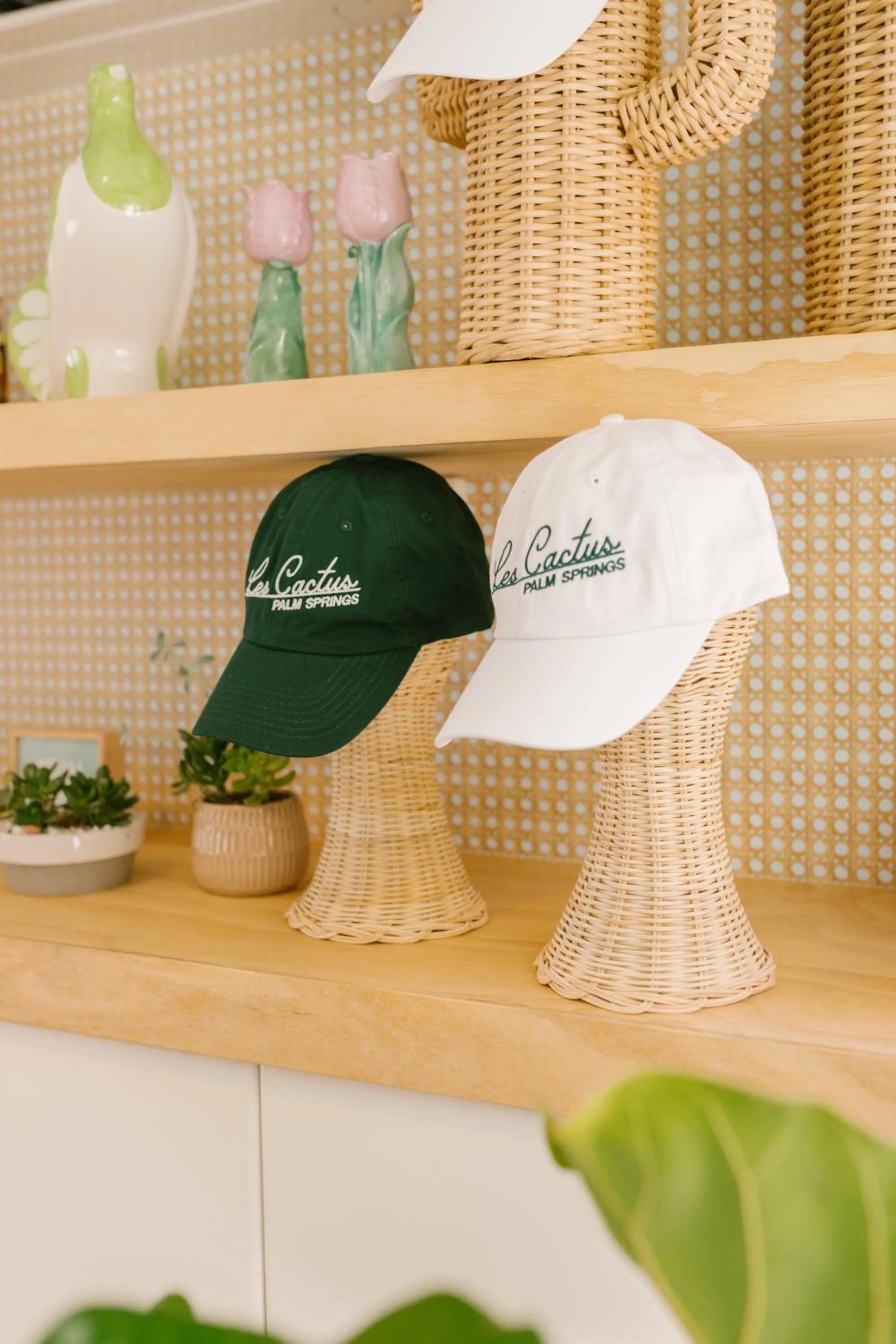 On-site shops in Les Cactus