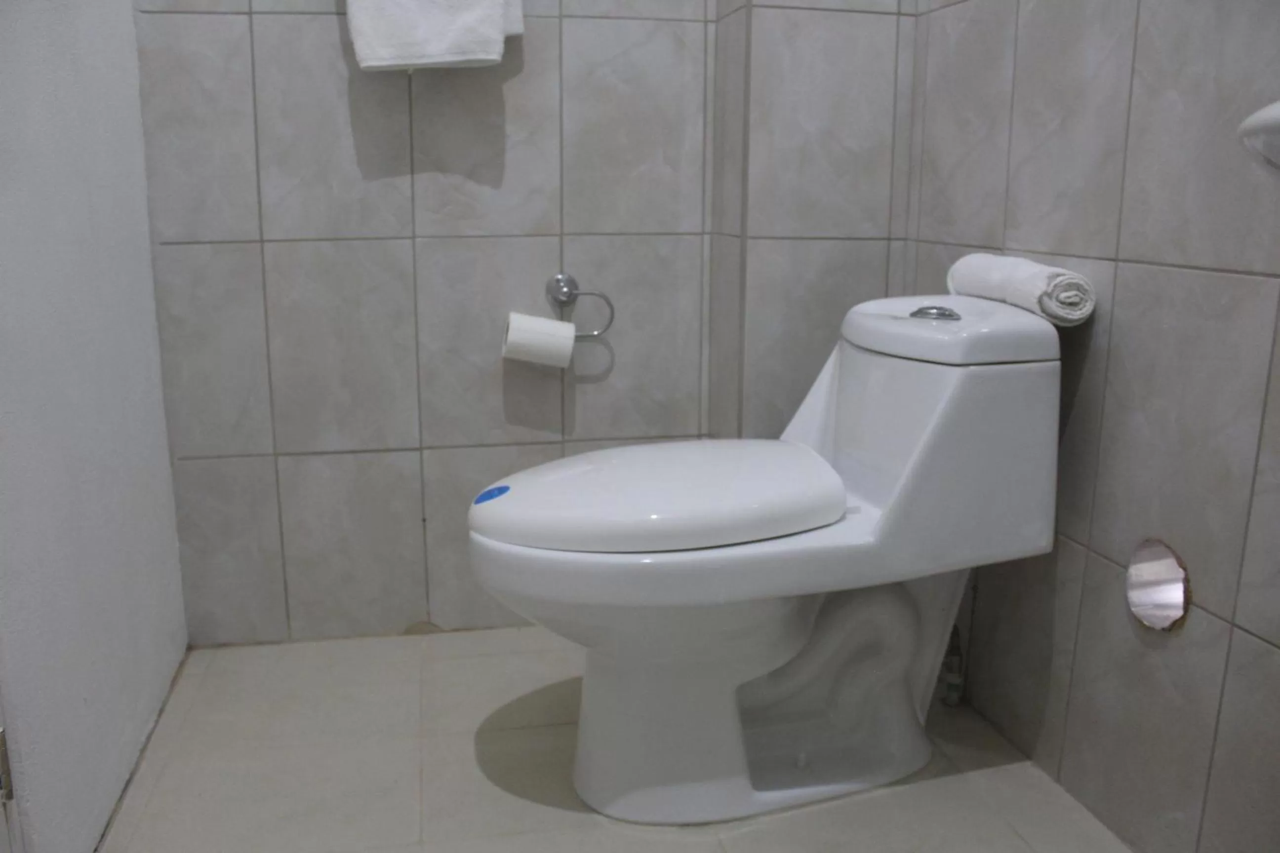 Bathroom in Cando Living Apartments in Central Avenue