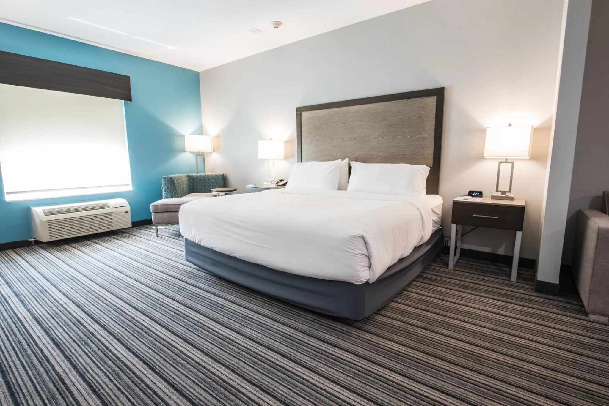 Photo of the whole room, Bed in Holiday Inn Express & Suites Houston - Hobby Airport Area by IHG