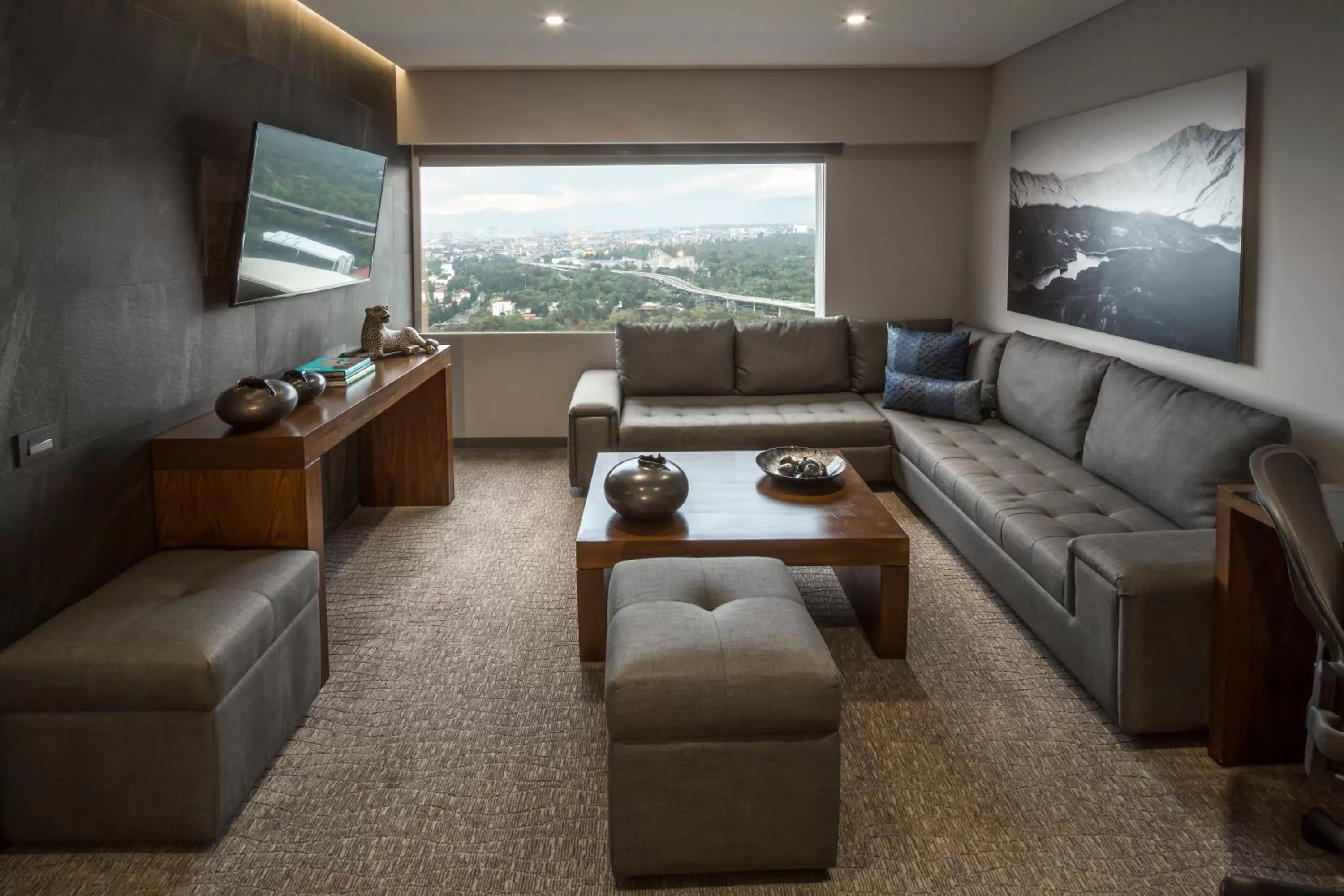Living room in Presidente InterContinental Mexico City by IHG