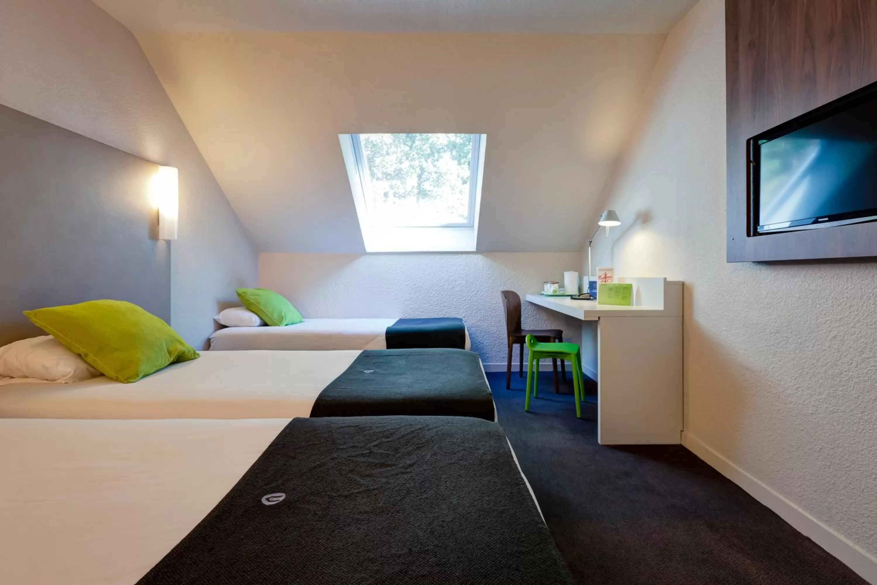 Triple Room in Campanile Genève - Ferney-Voltaire