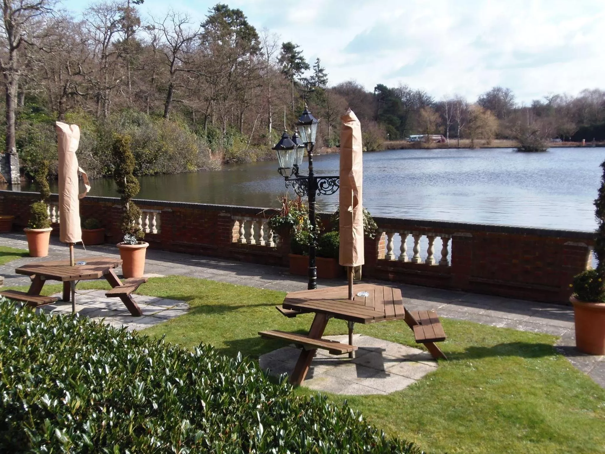 Facade/entrance in Lakeside International Hotel