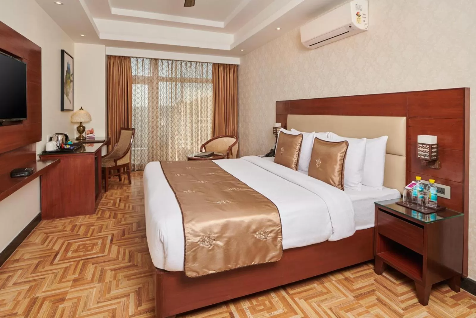 Photo of the whole room, Bed in LP Vilas