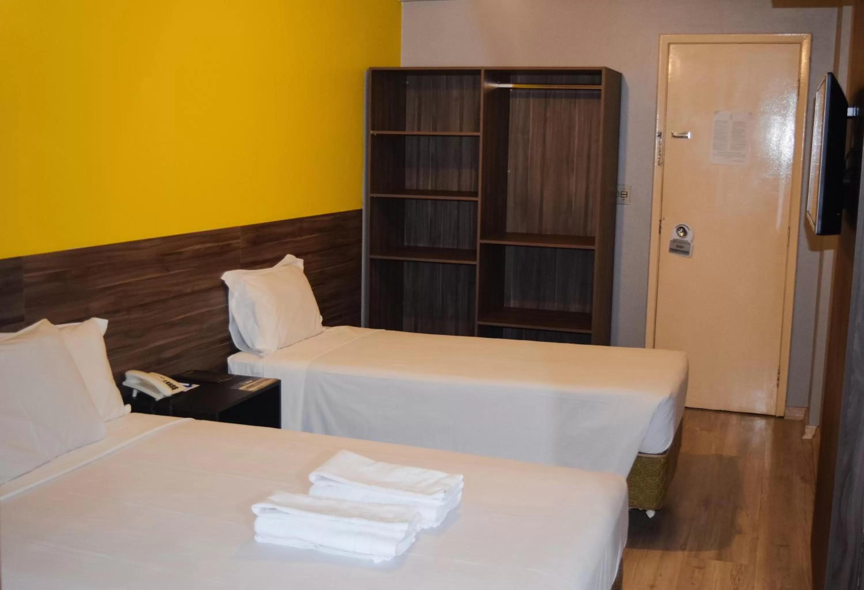 Photo of the whole room, Bed in Bittar Inn