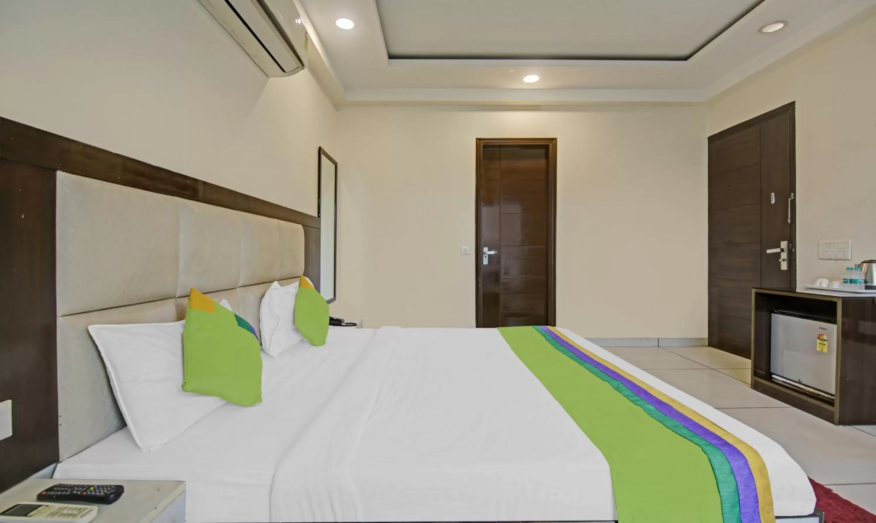 Bed in Treebo Trend Apple Pie