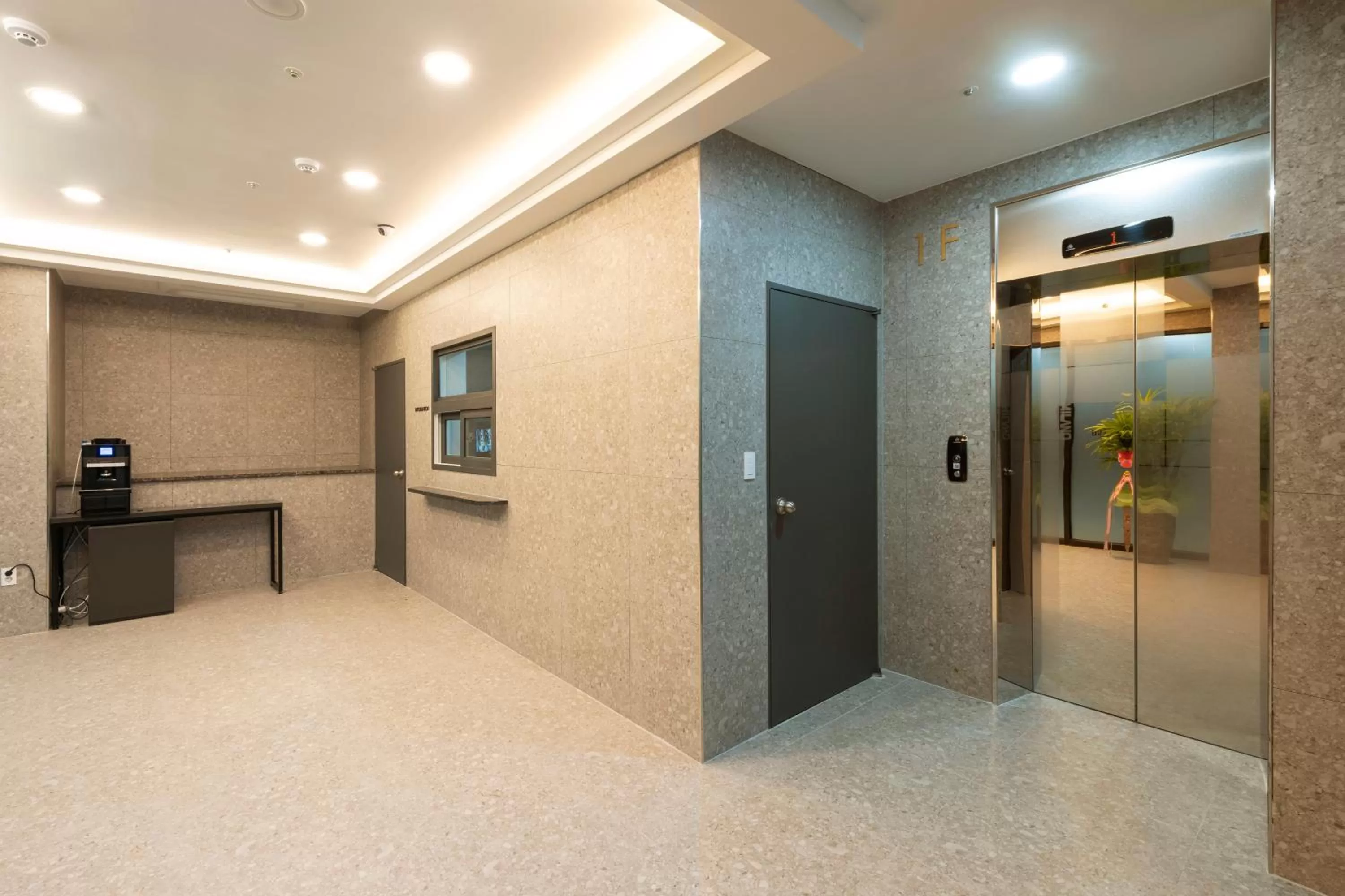 Lobby or reception in Seomyeon Brown-dot hotel Gold