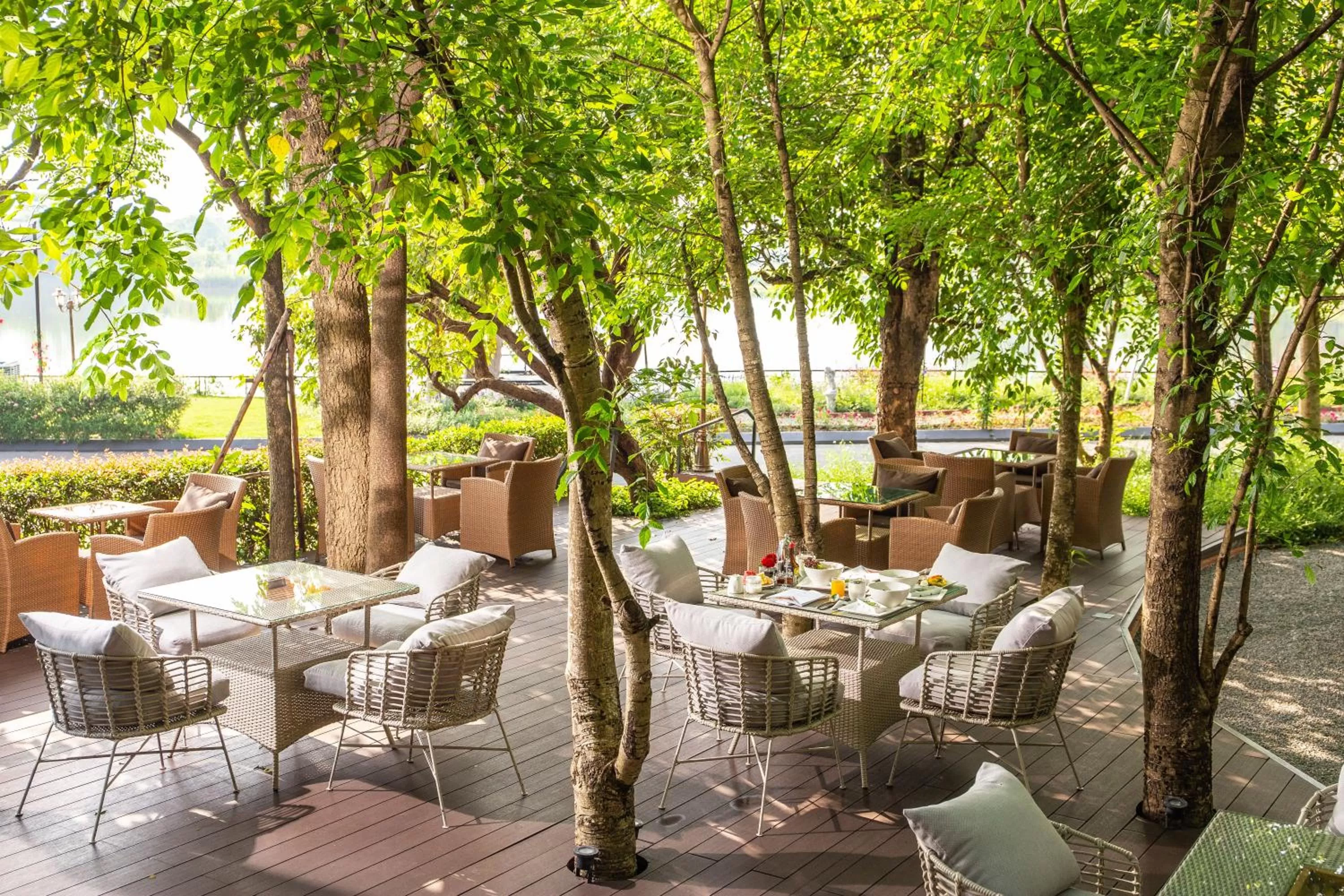 Seating area in North Hill City Resort