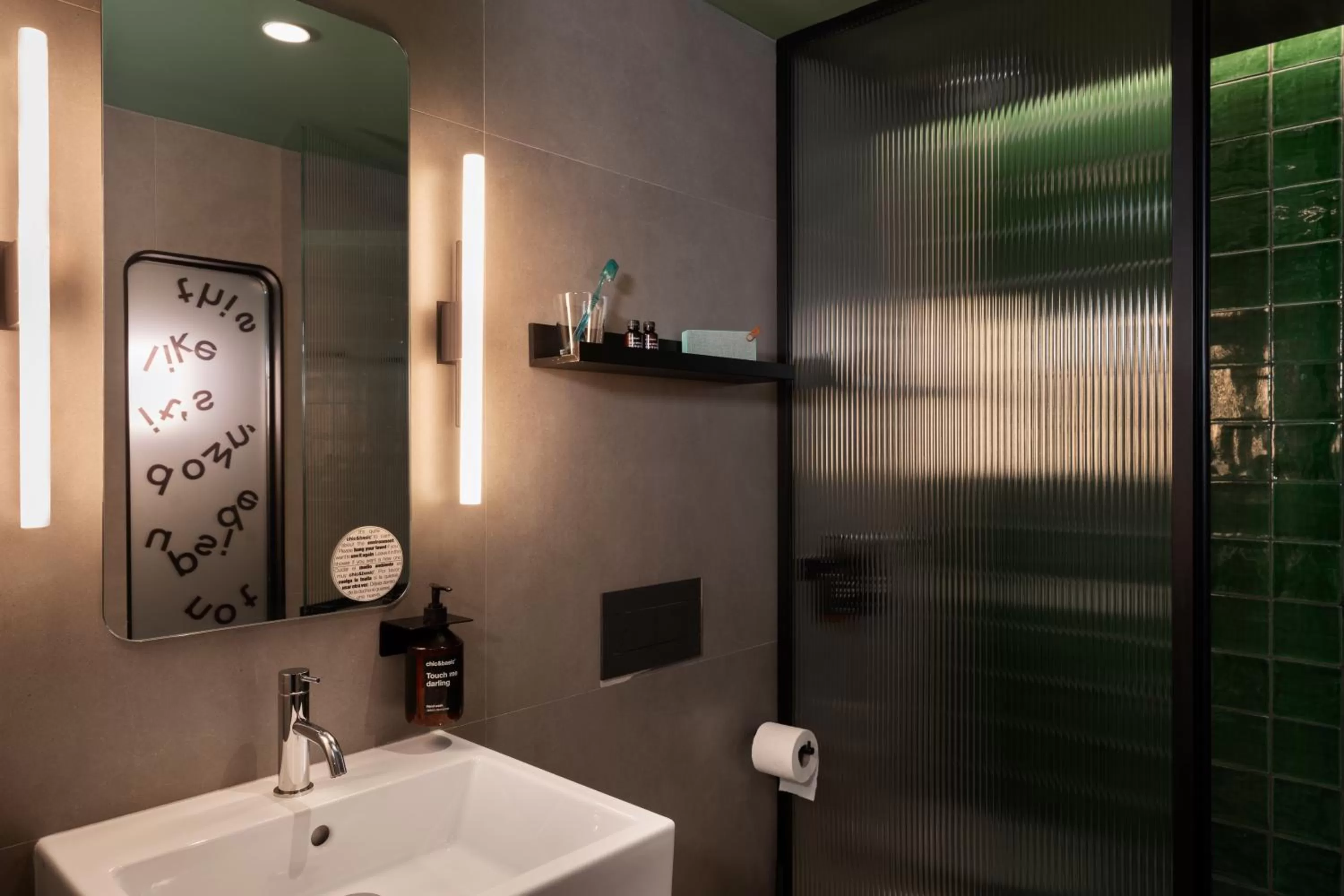 Bathroom in chic&basic Gravity