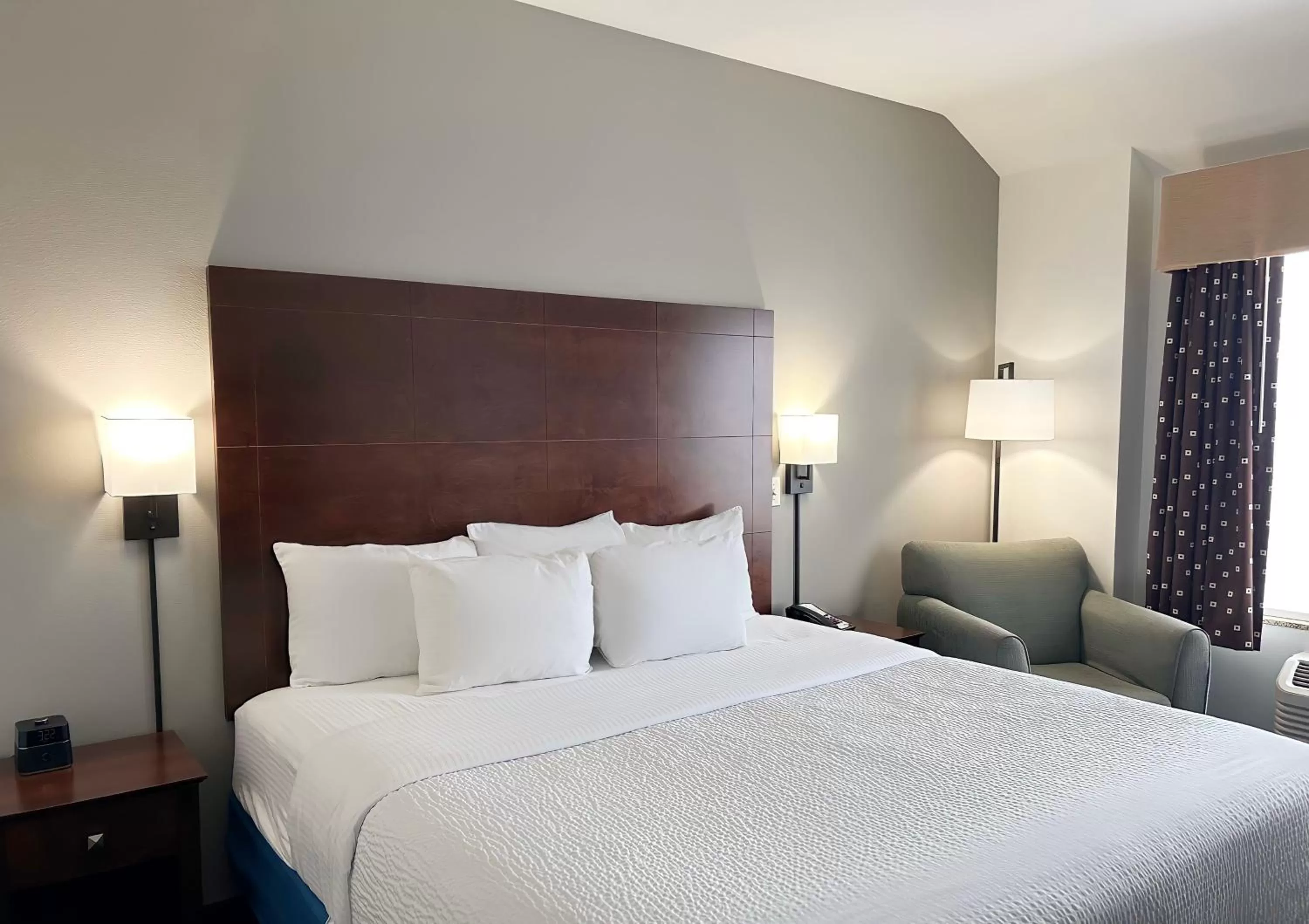 Bedroom, Bed in La Quinta by Wyndham Bozeman