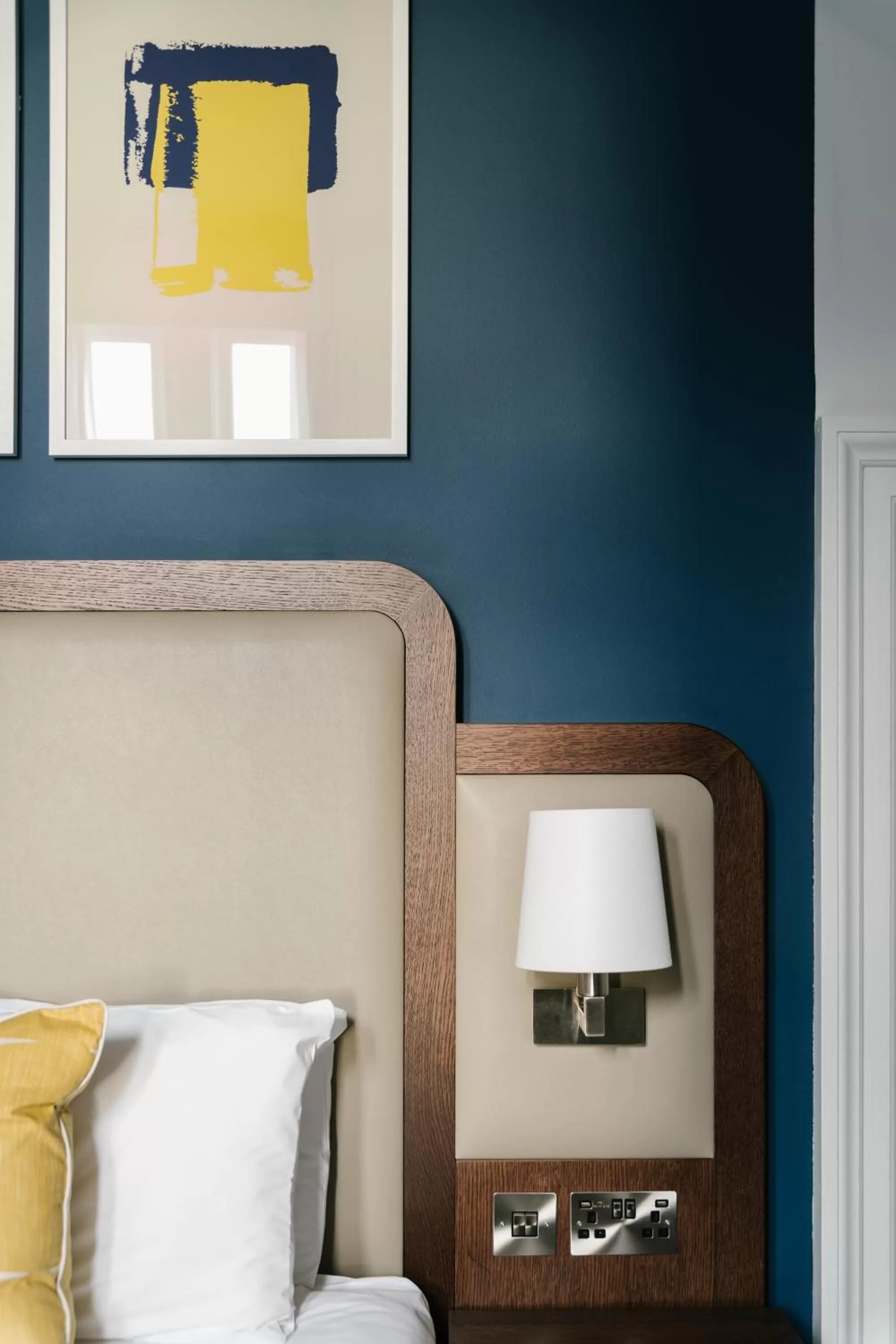 Bed in voco Grand Central Glasgow by IHG