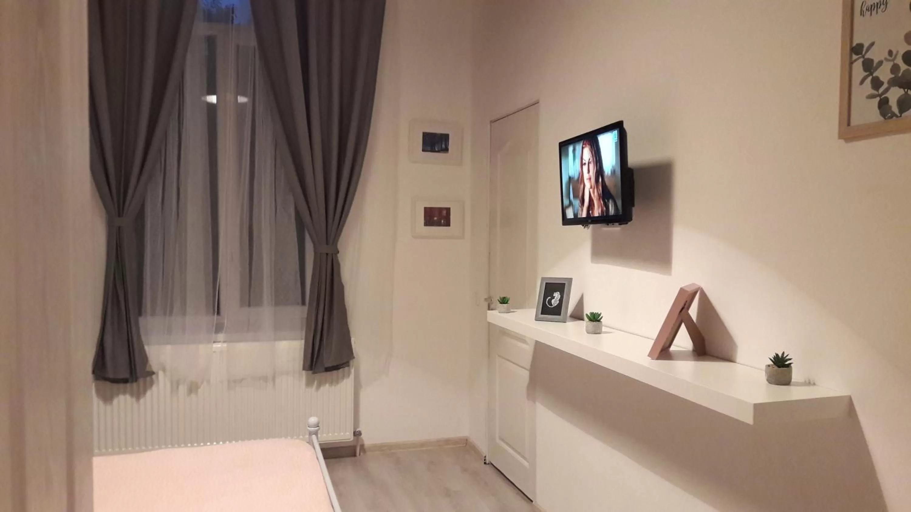 Seating Area in The Floor Piata Unirii