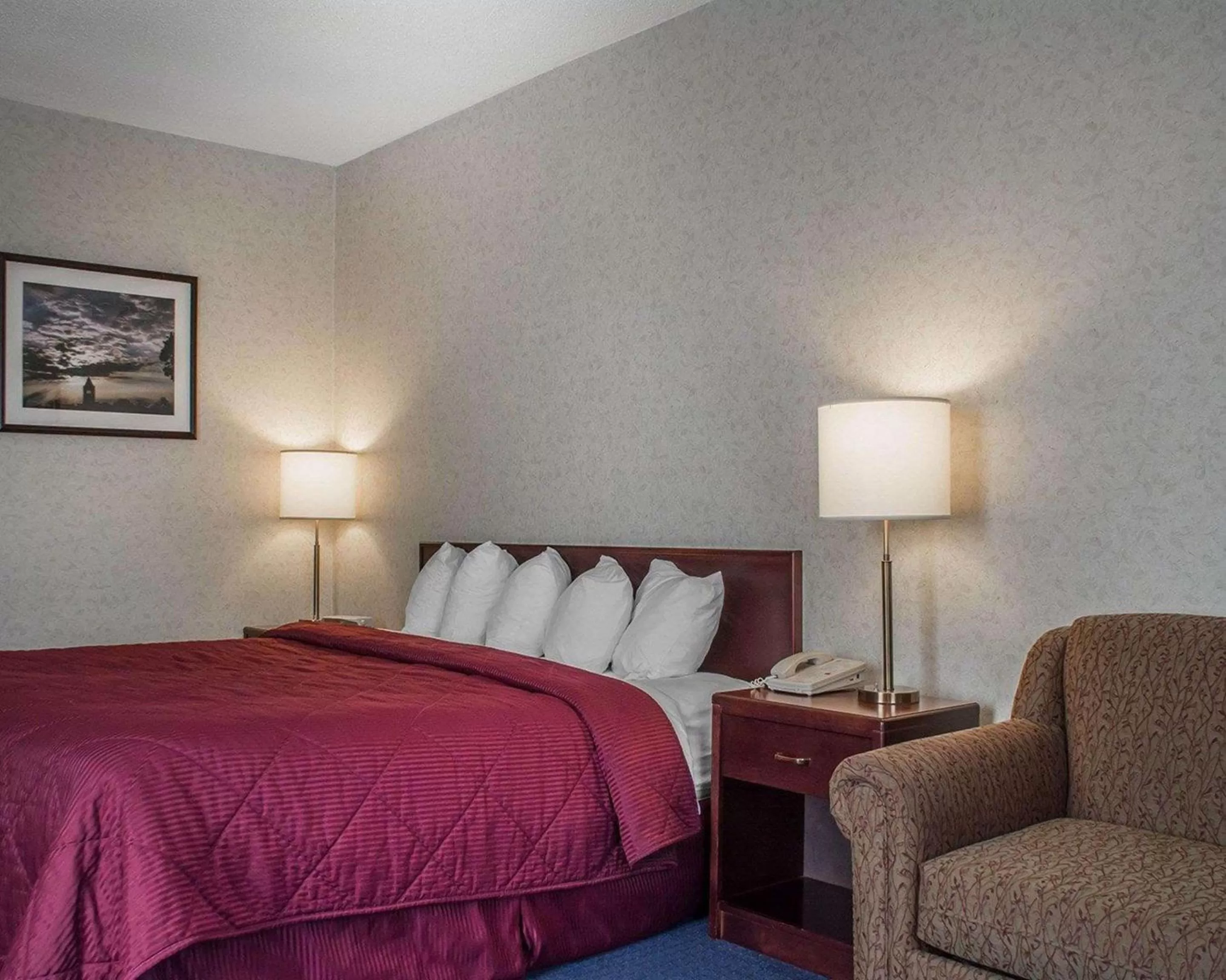 Photo of the whole room in Quality Hotel & Suites Woodstock