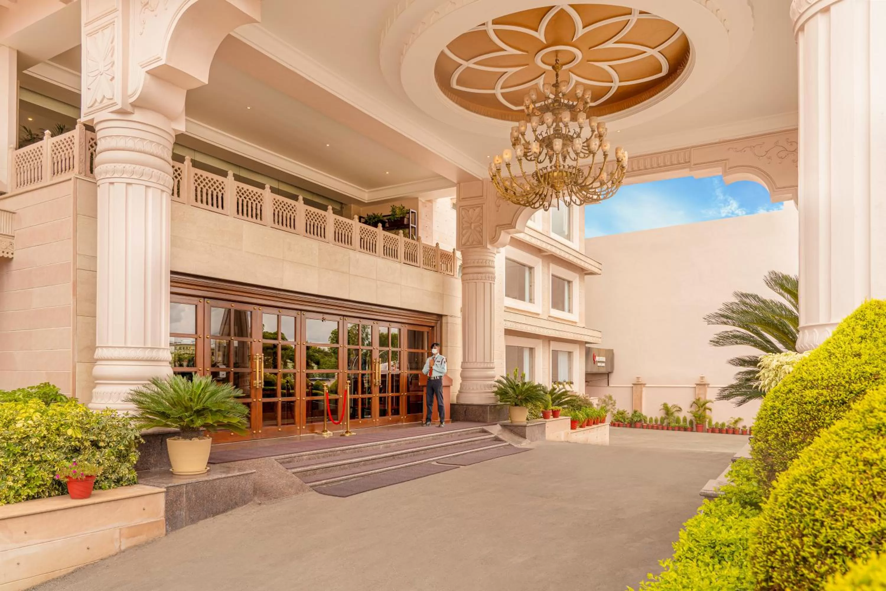 Facade/entrance in LP Vilas