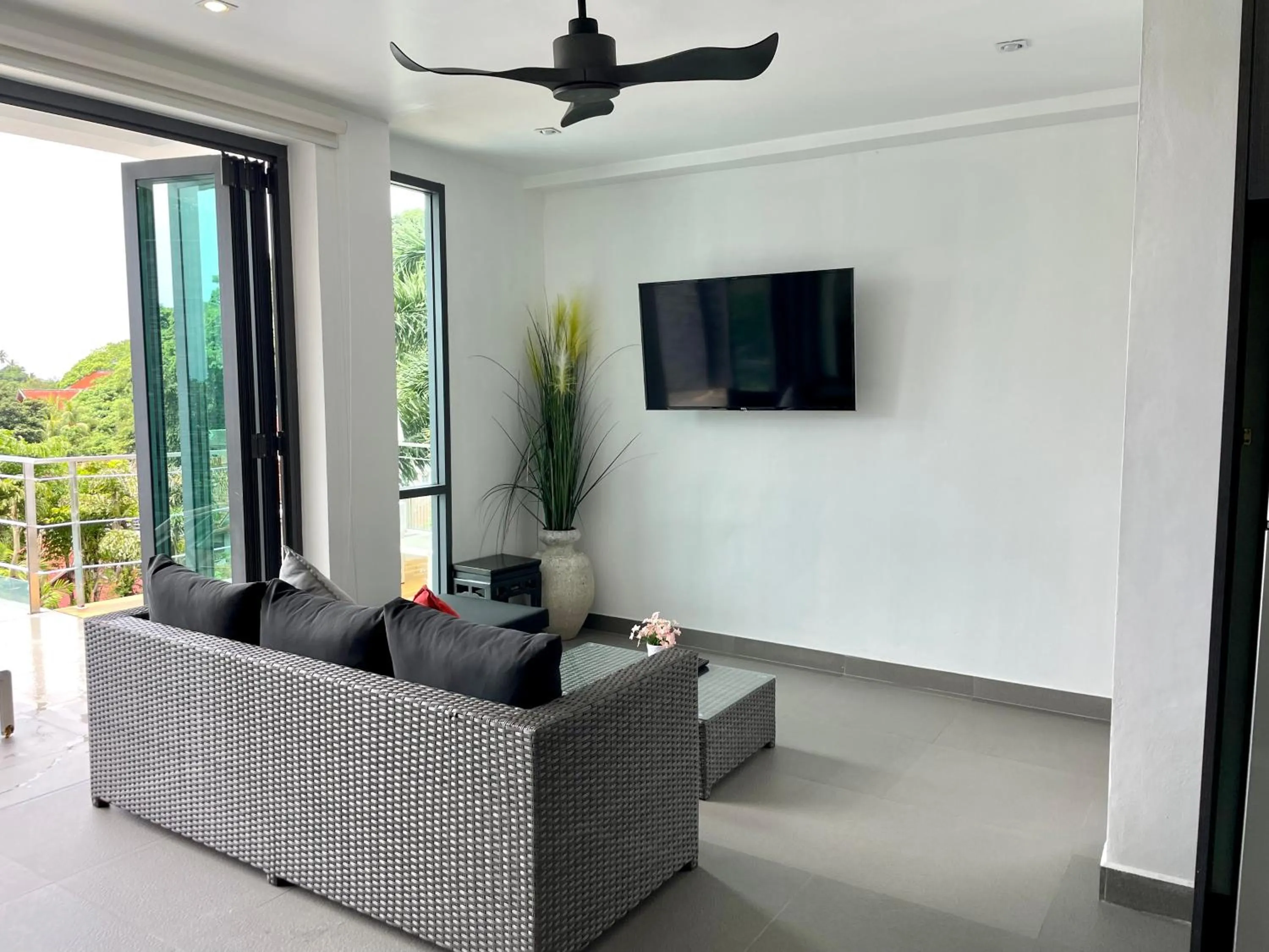 Baan Saint-Tropez Seaview Villas Kata Beach