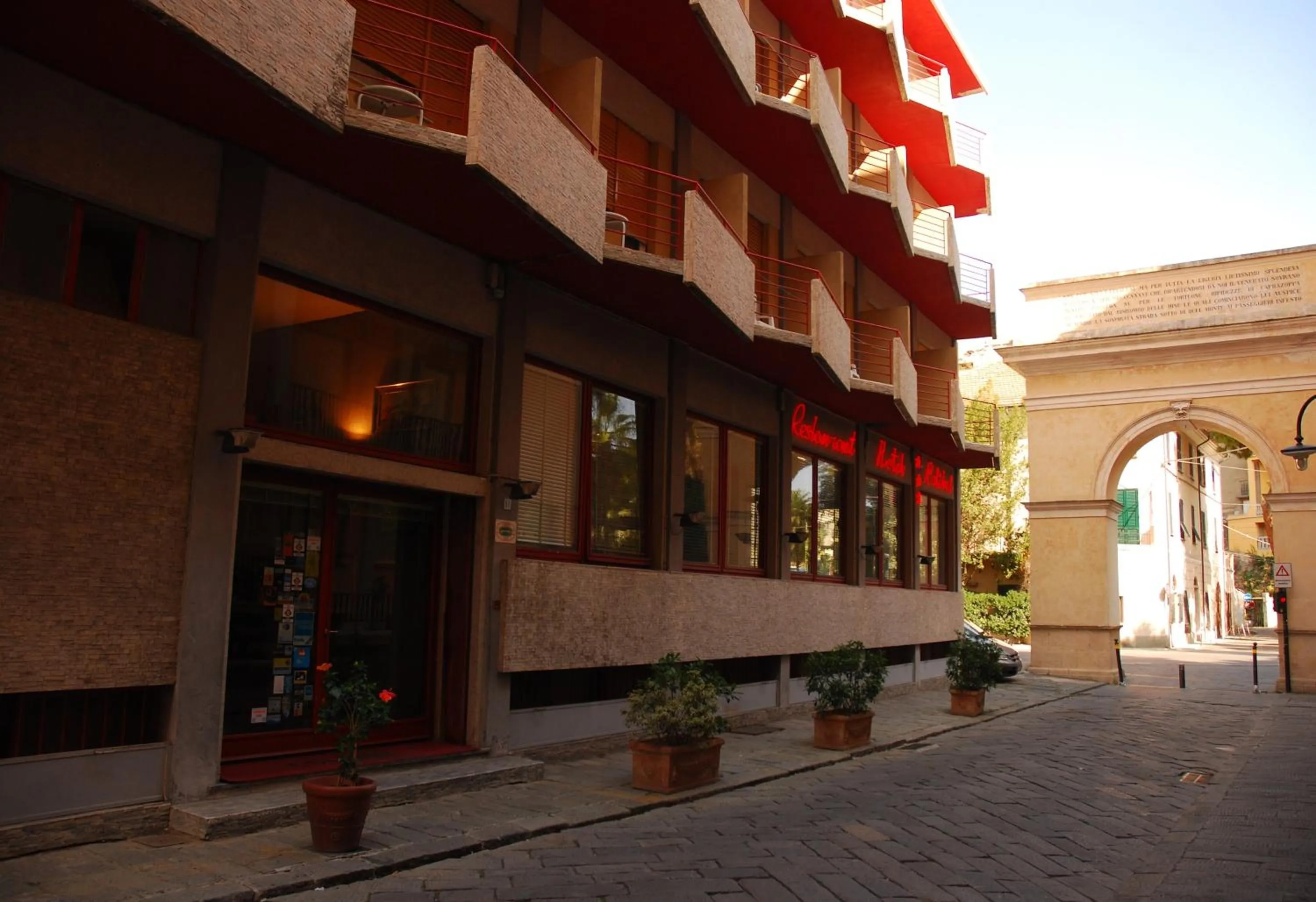 Facade/entrance in Hotel Colibrì