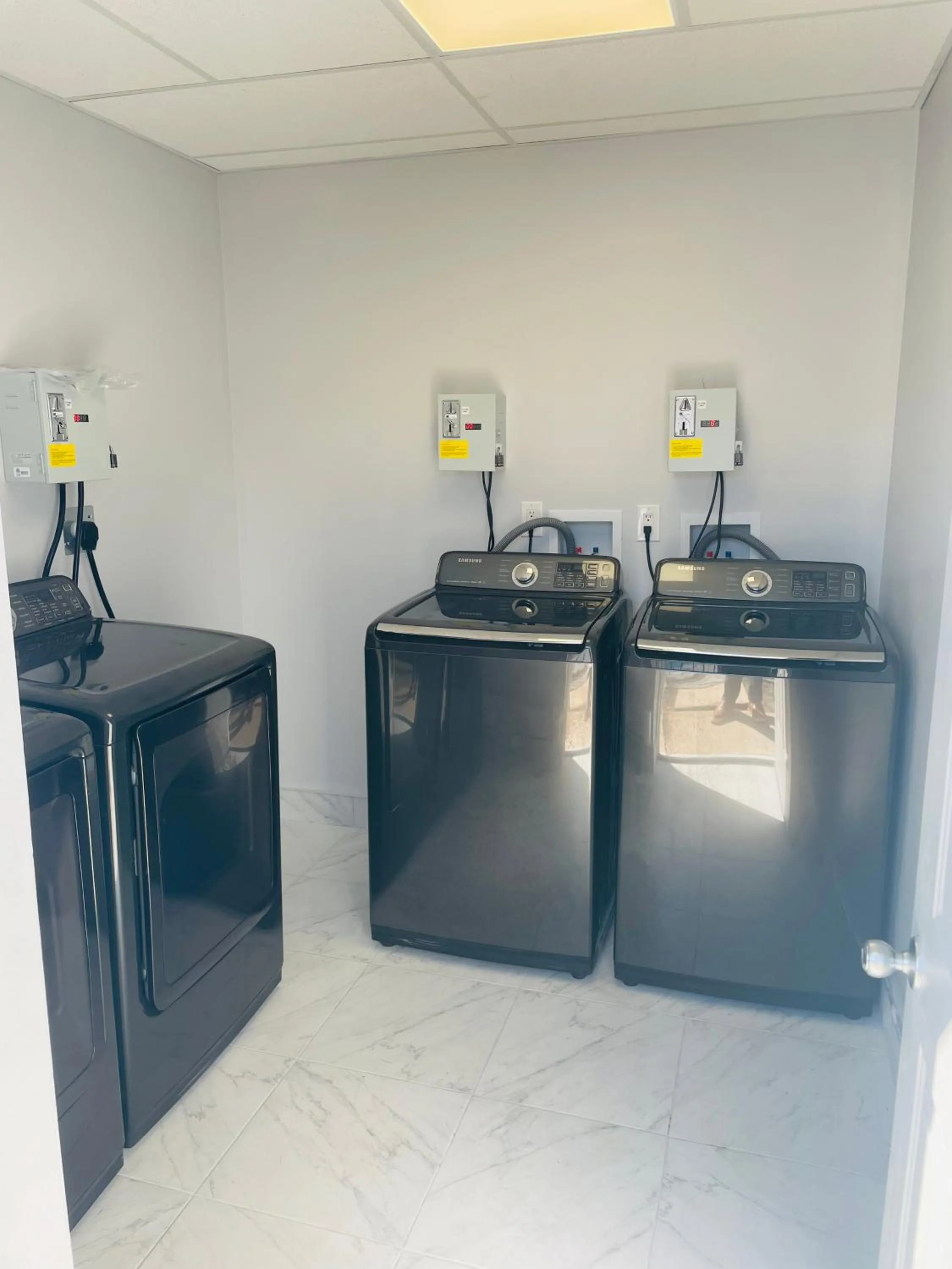laundry in Niagara Lodge & Suites