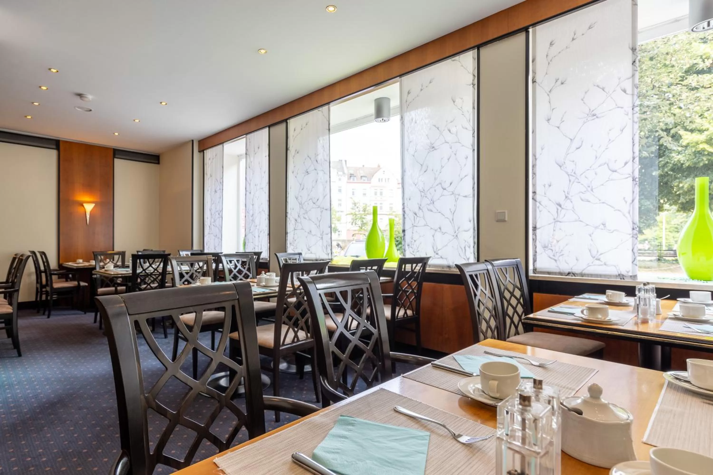 Restaurant/places to eat in Trip Inn Hotel Esplanade, Düsseldorf