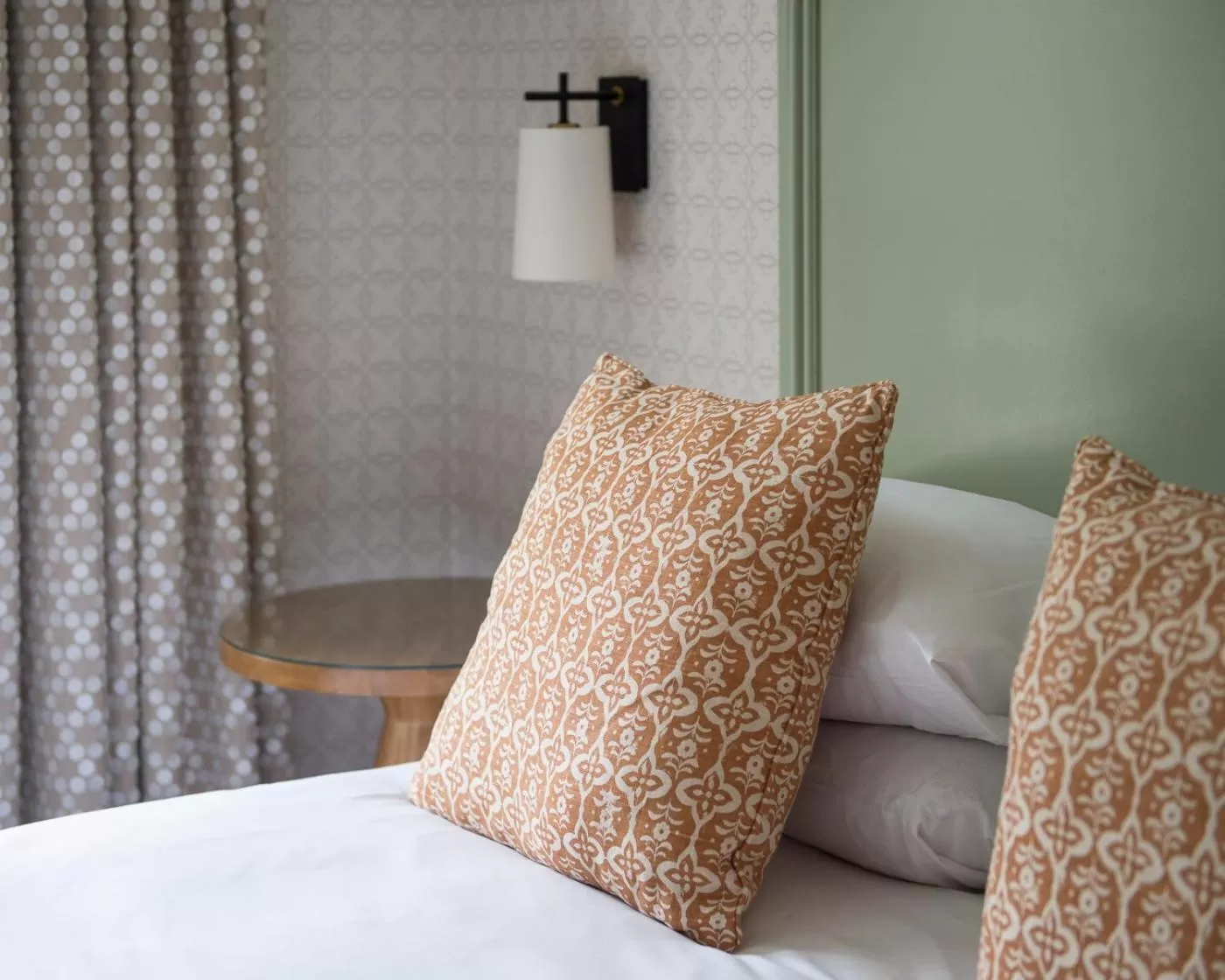 Bed in Bush Hotel Farnham