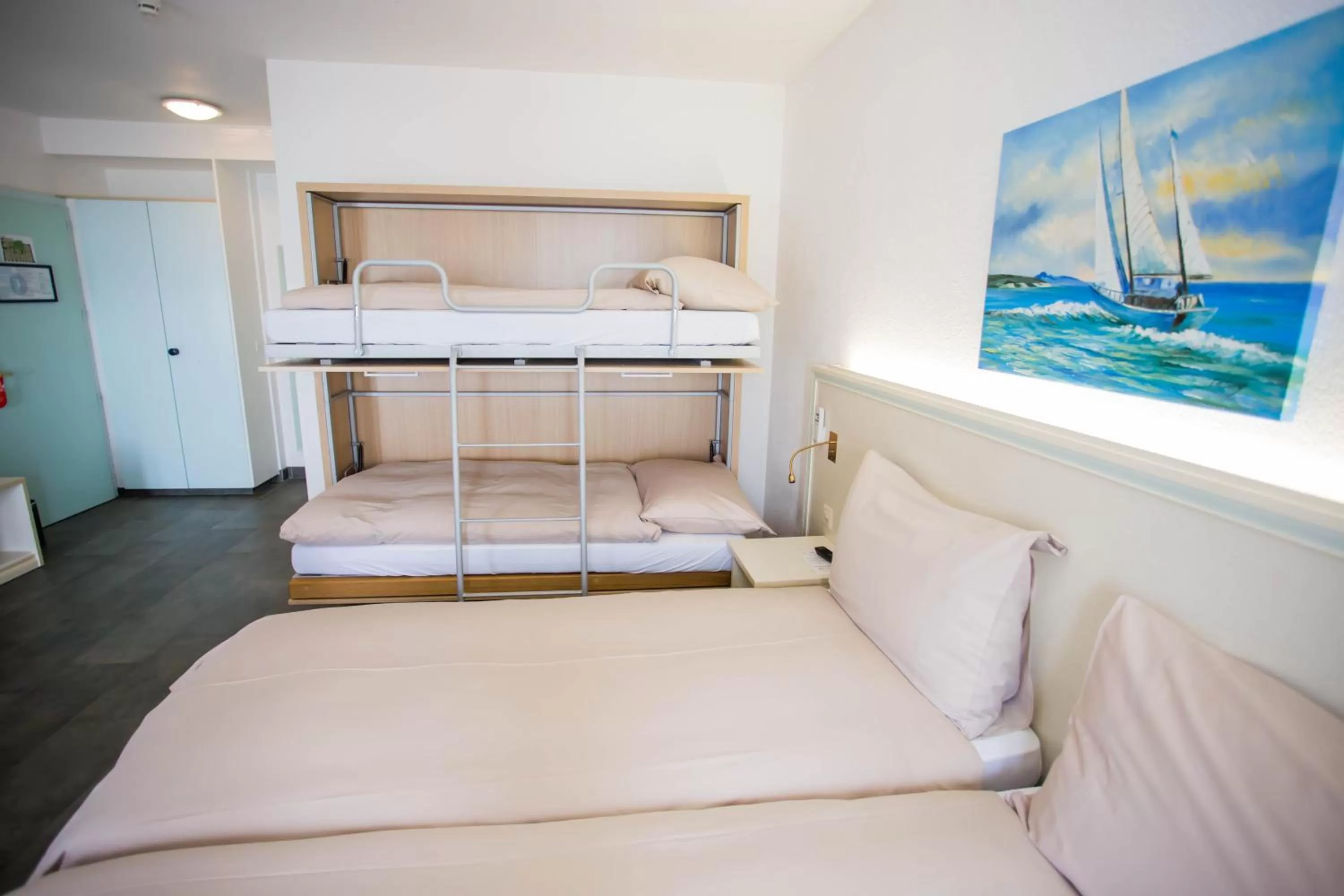 Bed in Hôtel du Port